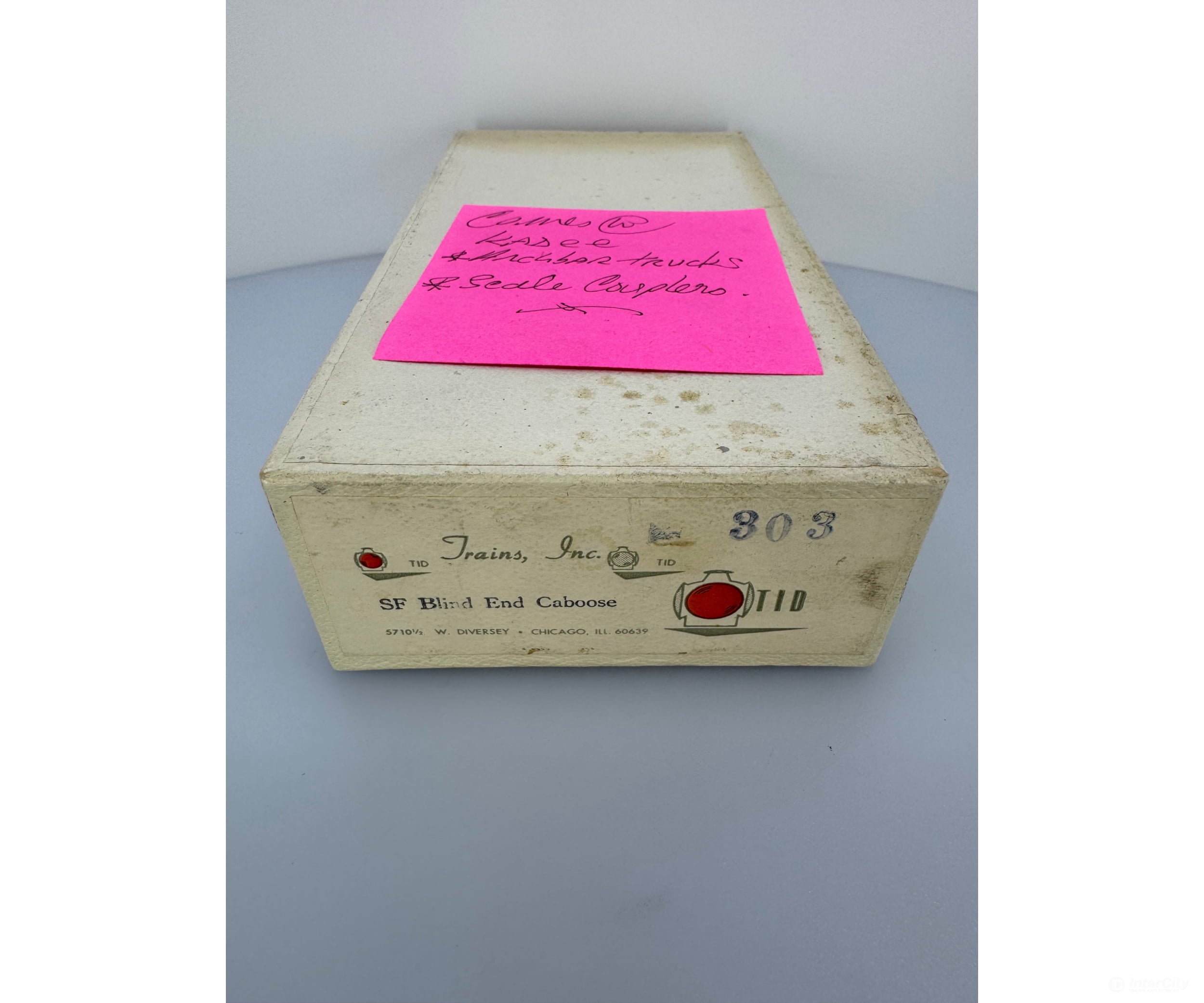 TID Trains Inc. 303 HO SF Blind End Caboose Santa Fe (SF) Freight Cars