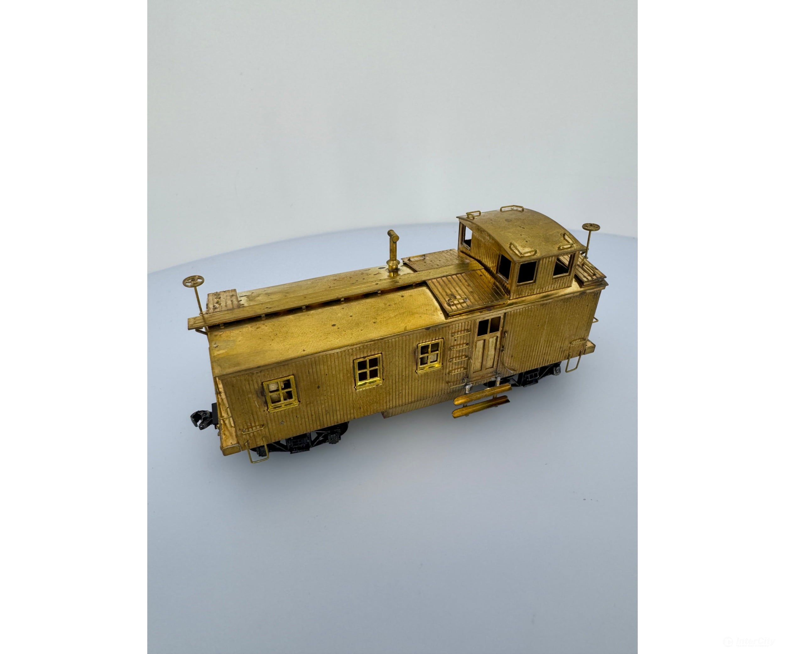 TID Trains Inc. 303 HO SF Blind End Caboose Santa Fe (SF) Freight Cars