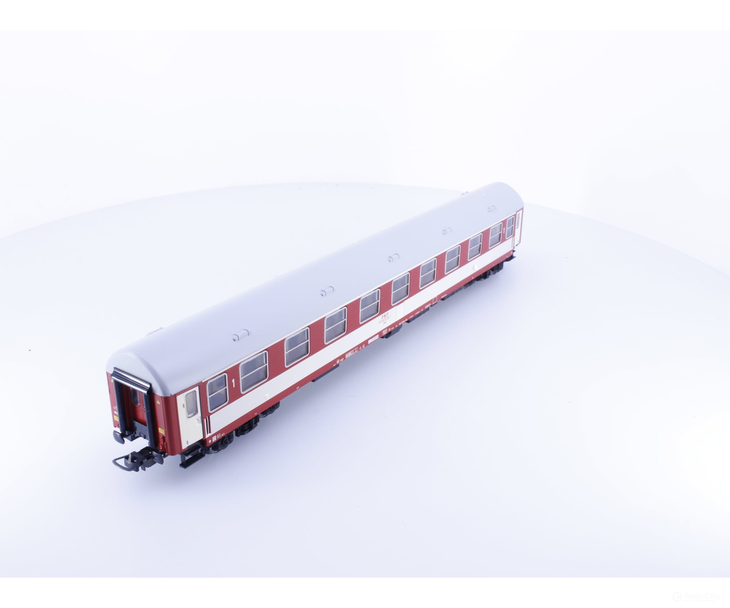 Tillig 74729 HO PKP 1st Class Passenger Car 515119 - European Passenger Cars
