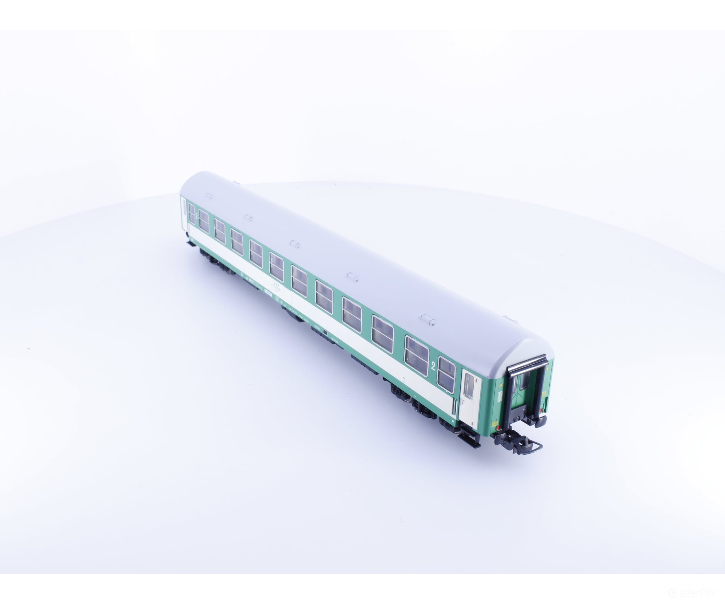 Tillig 74732 HO PKP 2nd Class Passenger Car 515120 (#1) - European Passenger Cars