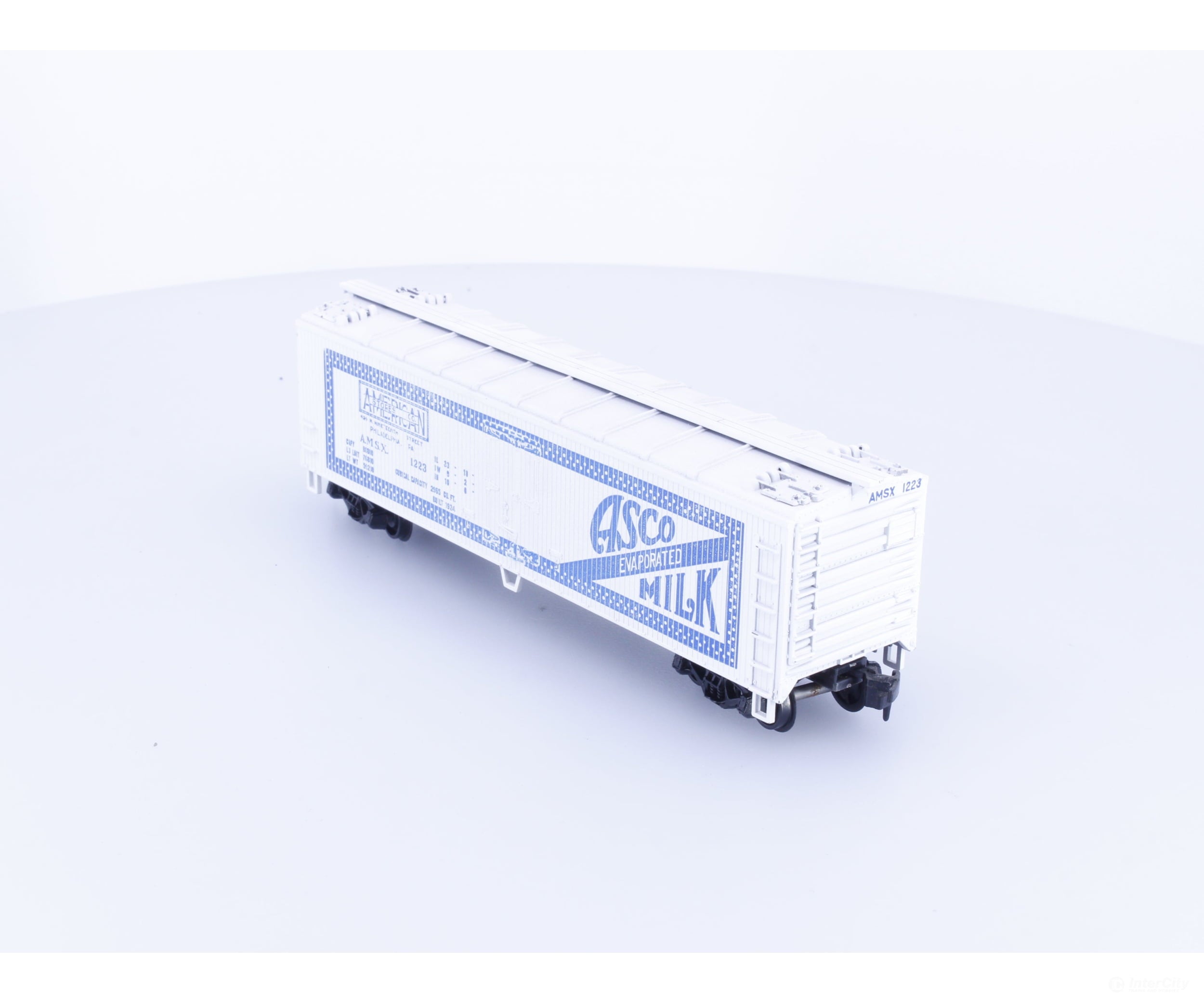 Train Miniature 2377 HO 40’ Single Door Boxcar Asco Milk (AMSX) 1223 - Freight Cars