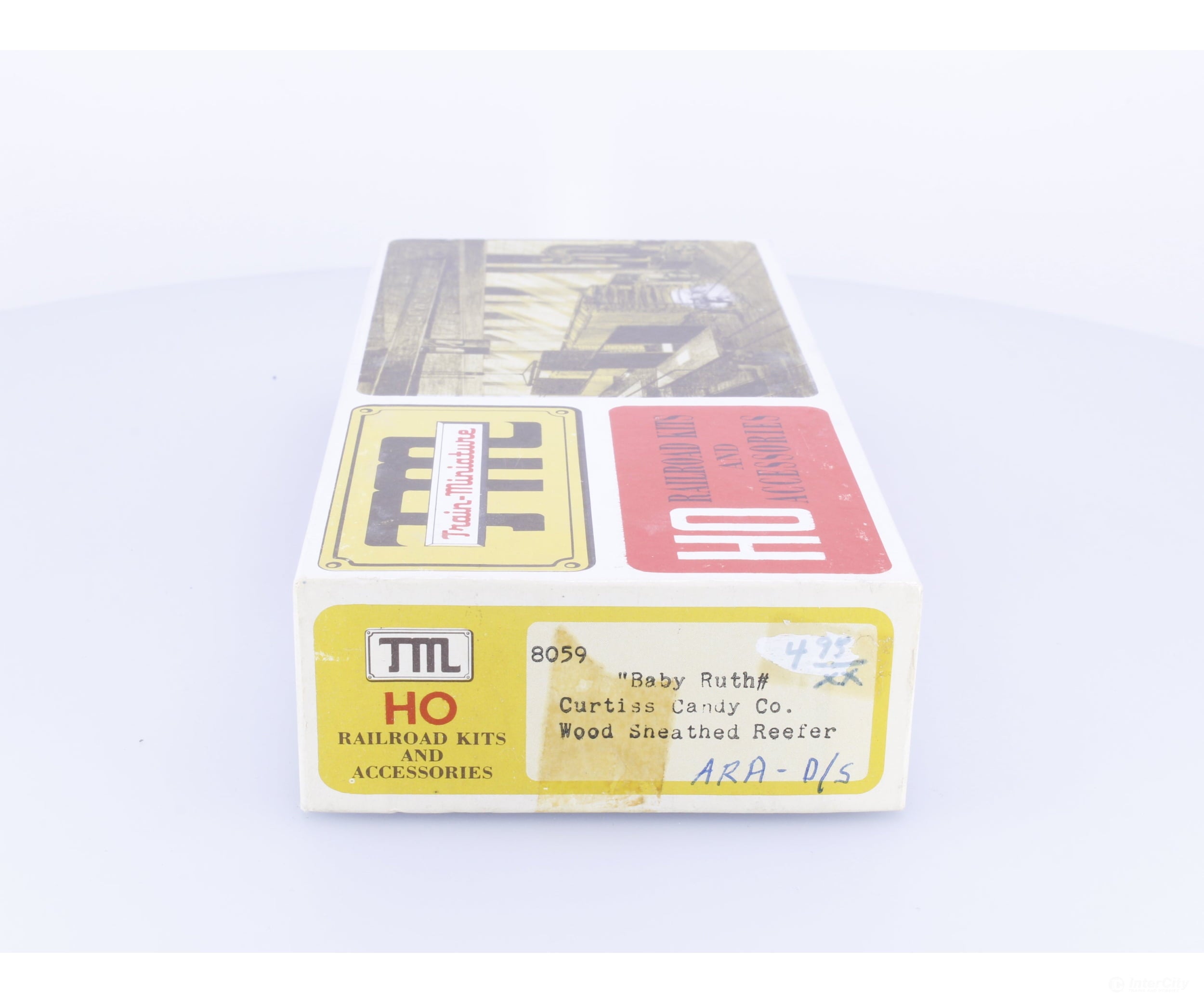 Train Miniature 8059 HO 40’ Single Door Boxcar Baby Ruth (NADX) 6240 - Freight Cars