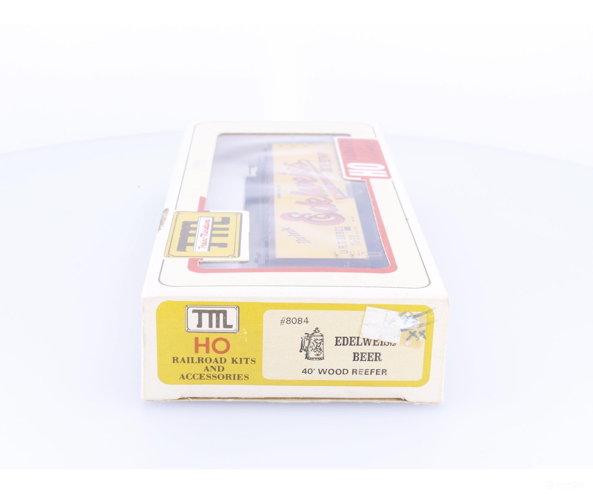 Train Miniature 8084 HO 40’ Single Door Boxcar Edelweiss Beer (URT) 18301 - Freight Cars