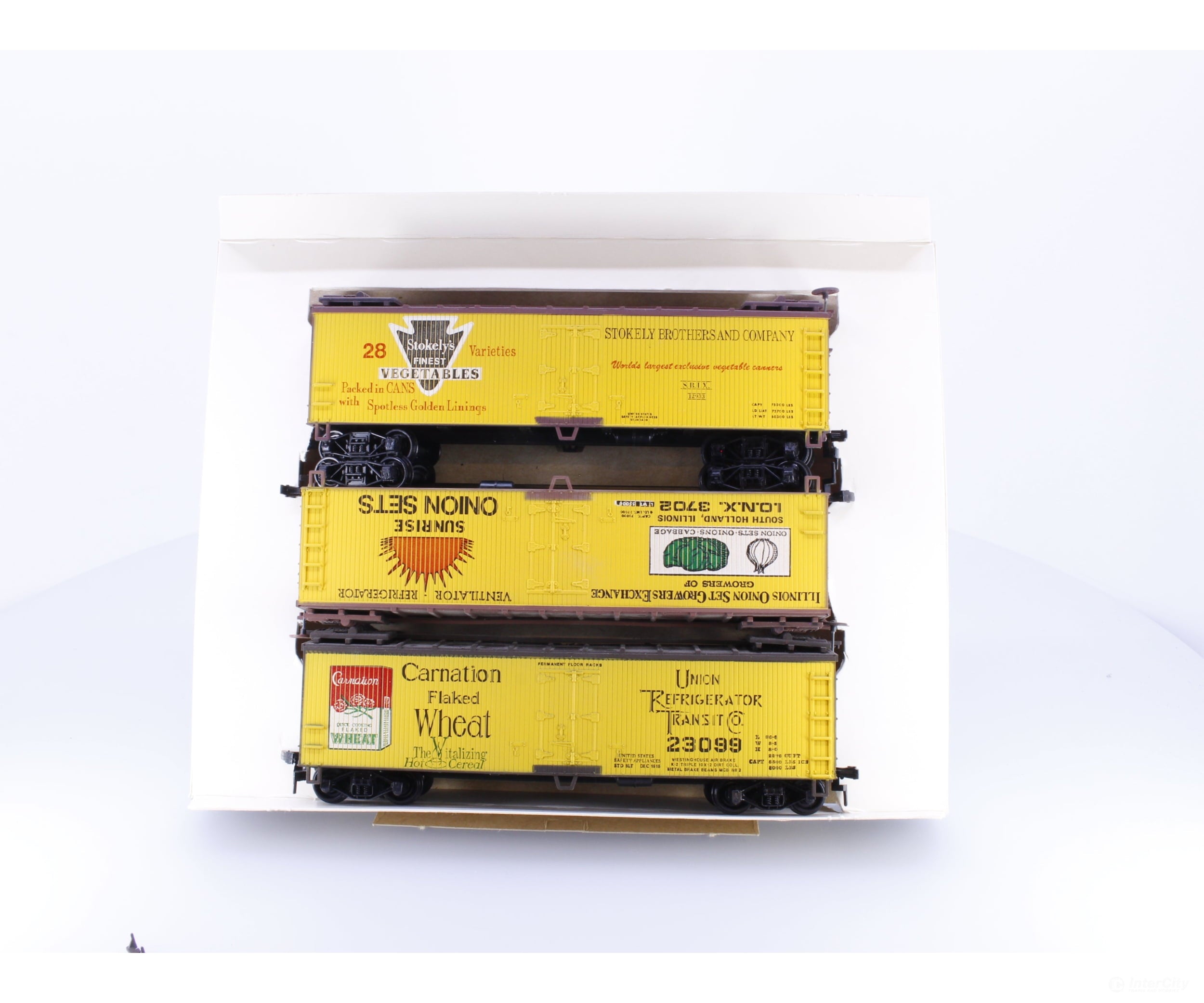 Train Miniature 8719 HO Billboard Nostalgia Produce Shippers III Boxcar Set Sunrise Onion Stokely’s Carnation 12933