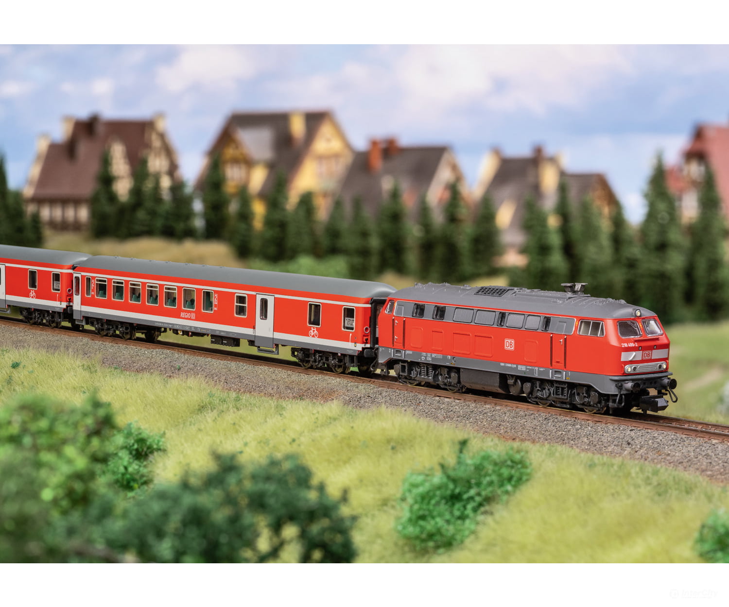Trix 11170 N DB AG ’Recreation Express’ Digital Starter Set MFX DCC/Sound - European Freight Cars