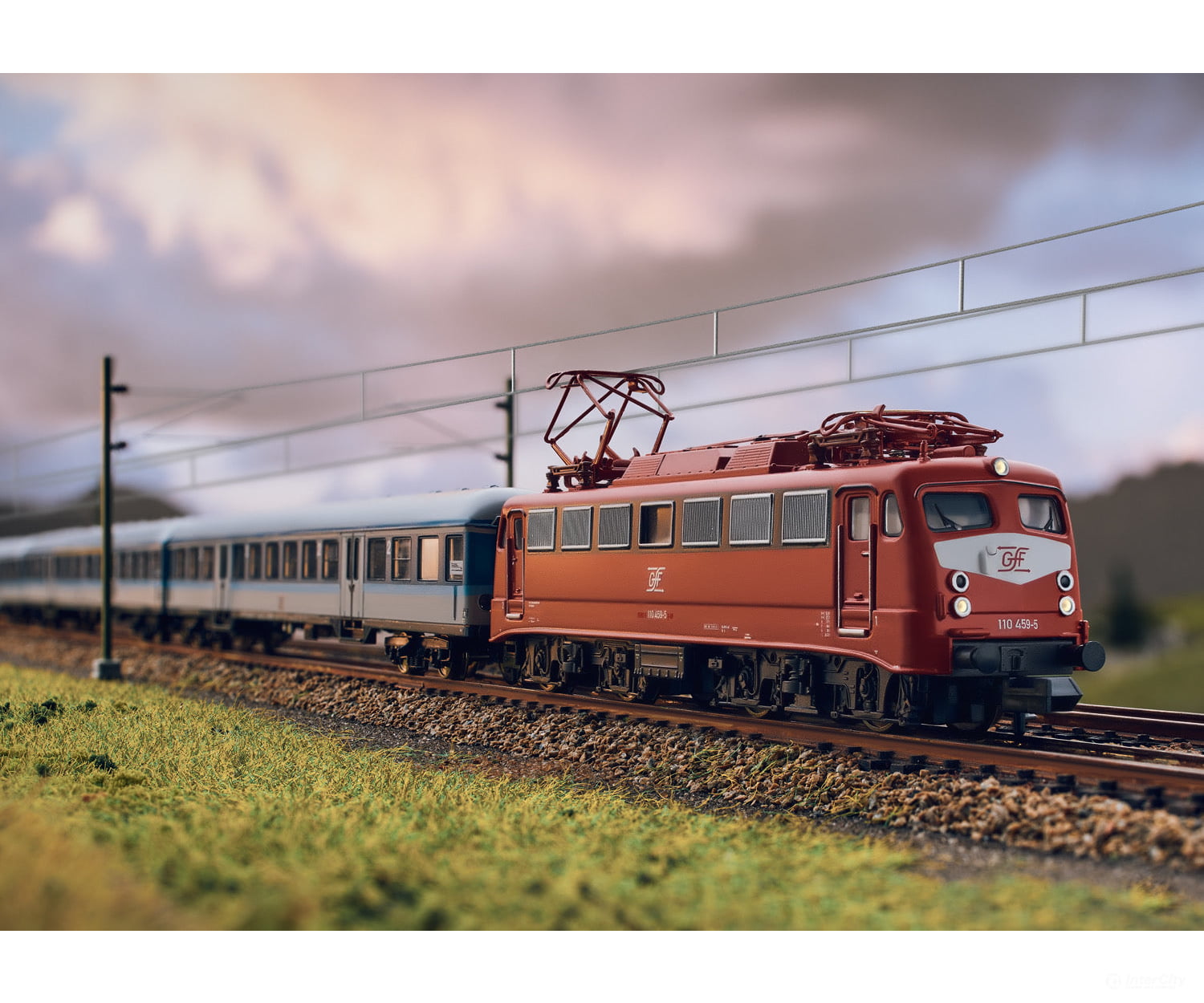 Trix 16267 Class 110.3 Electric Locomotive - Default Title (IC-TRIX-16267)