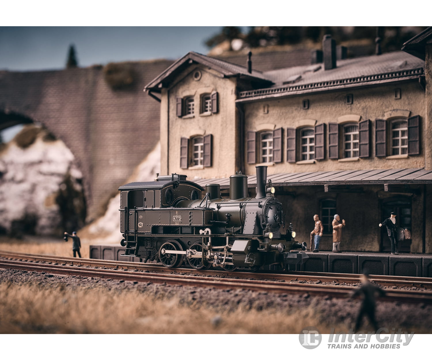 Trix 16332 N Class R 3/3 Steam Locomotive MFX DCC/Sound European Locomotives