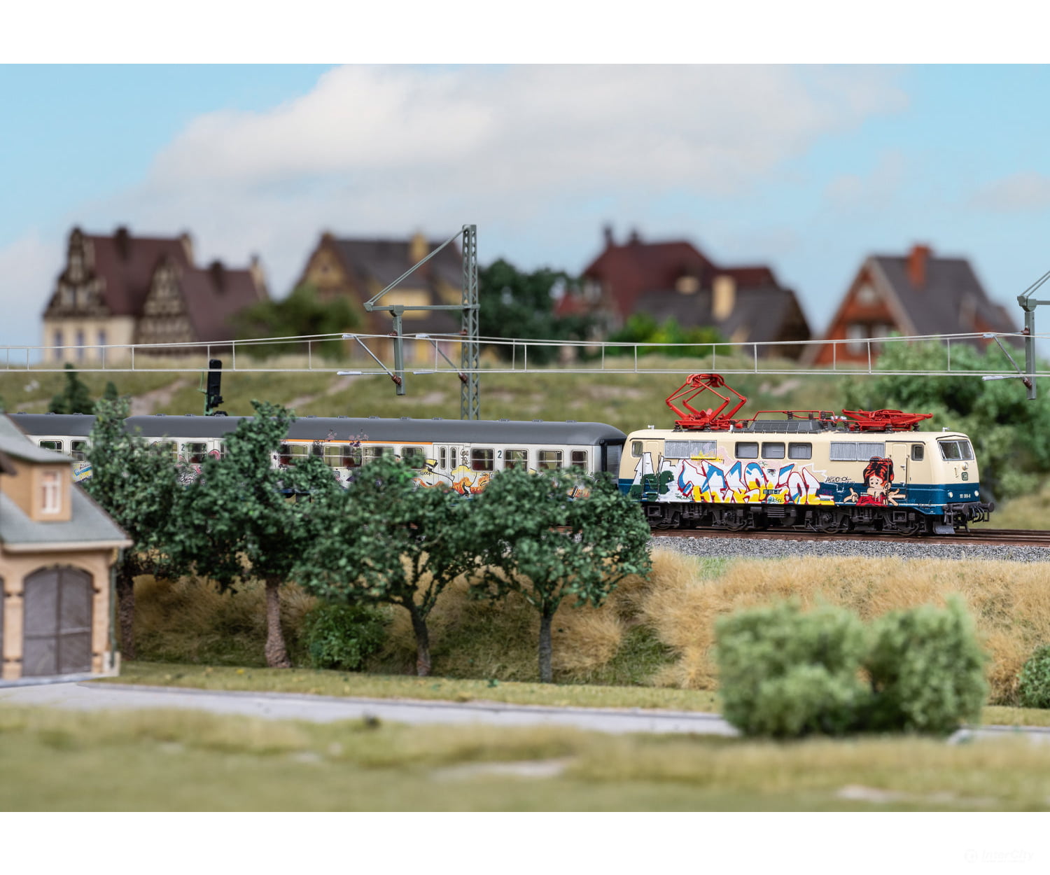 Trix 16724 N Class 111 Electric Locomotive MFX DCC/Sound (MHI Exclusive Item) European Locomotives