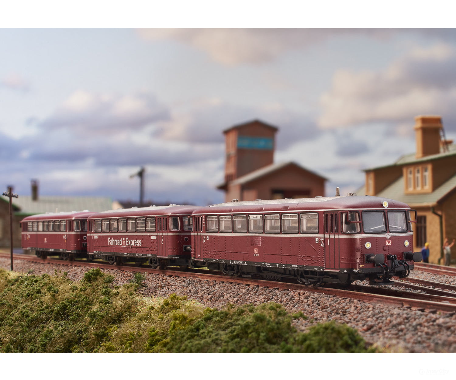 Trix 16982 Classes 796 Powered Rail Car and 996 Control Car - Default Title (IC-TRIX-16982)
