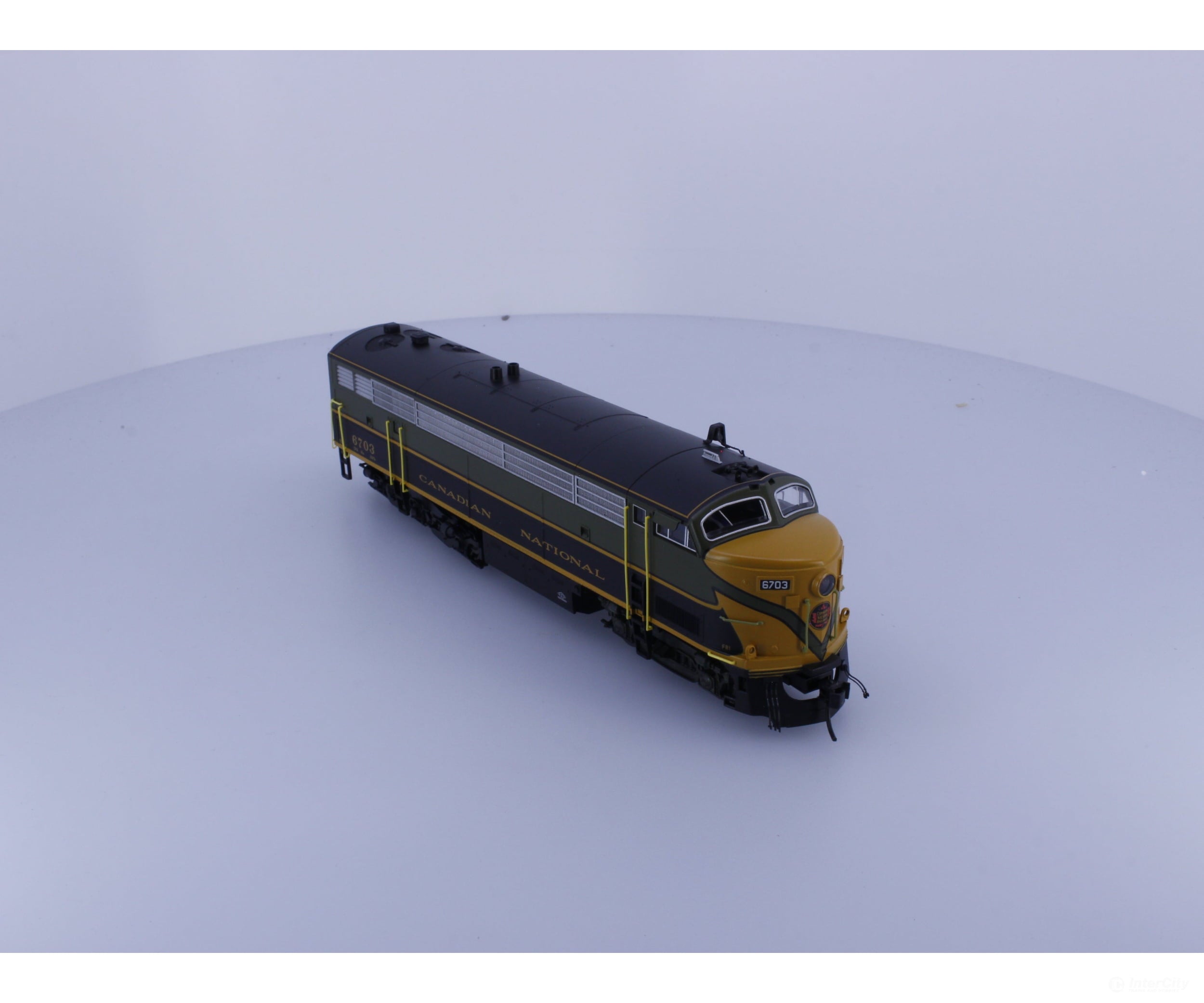 Trueline Trains 500089 HO C-Liner 5-Axle Diesel Locomotive Green Scheme Canadian National (CN) 6703 Analog DC