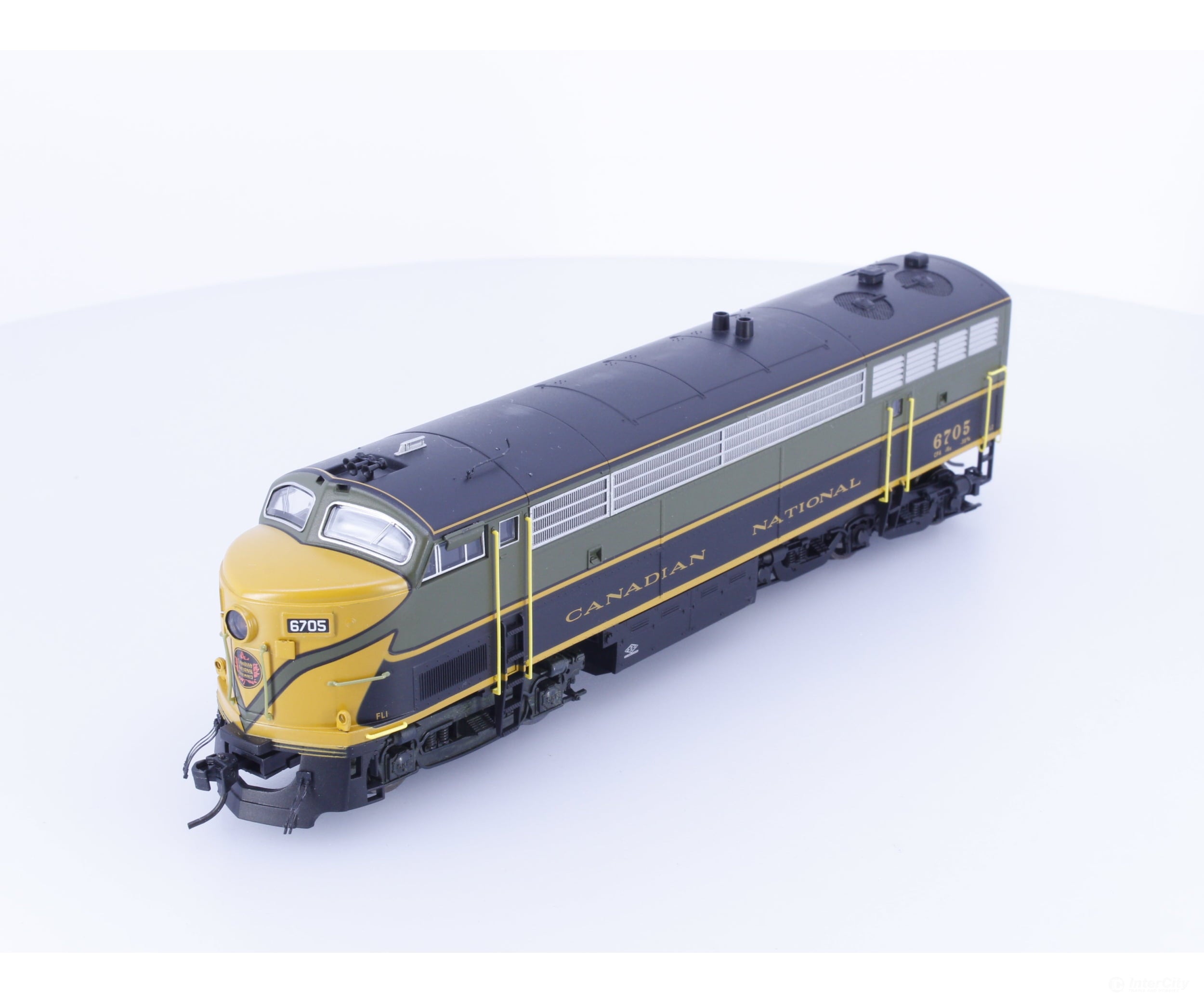 Trueline Trains 500091 HO C-Liner Powered A Unit Diesel Locomotive Green Scheme Canadian National (CN) 6705 Analog DC