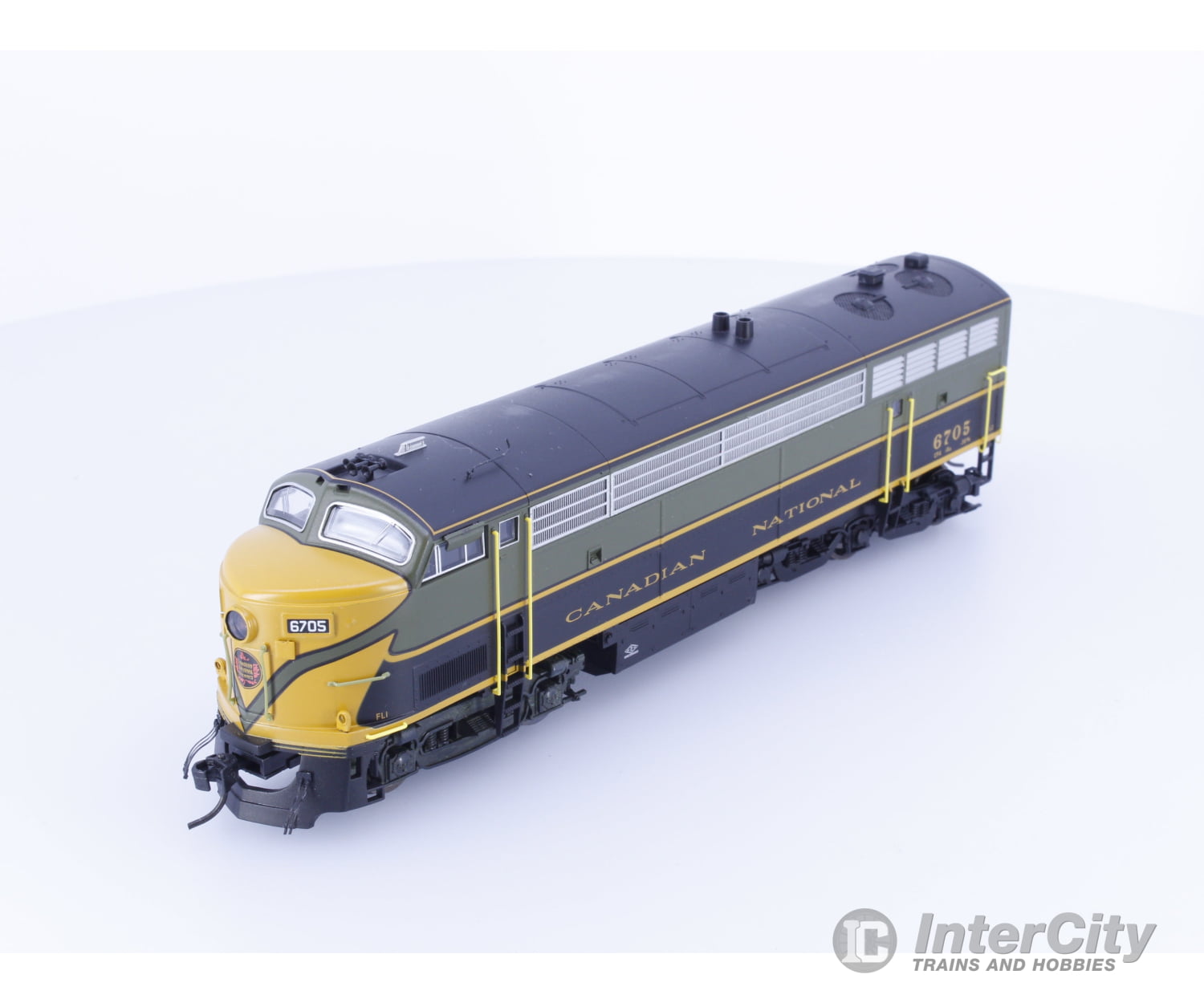 Trueline Trains 500091 HO C-Liner Powered A Unit Diesel Locomotive Green Scheme Canadian National (CN) 6705 Analog DC