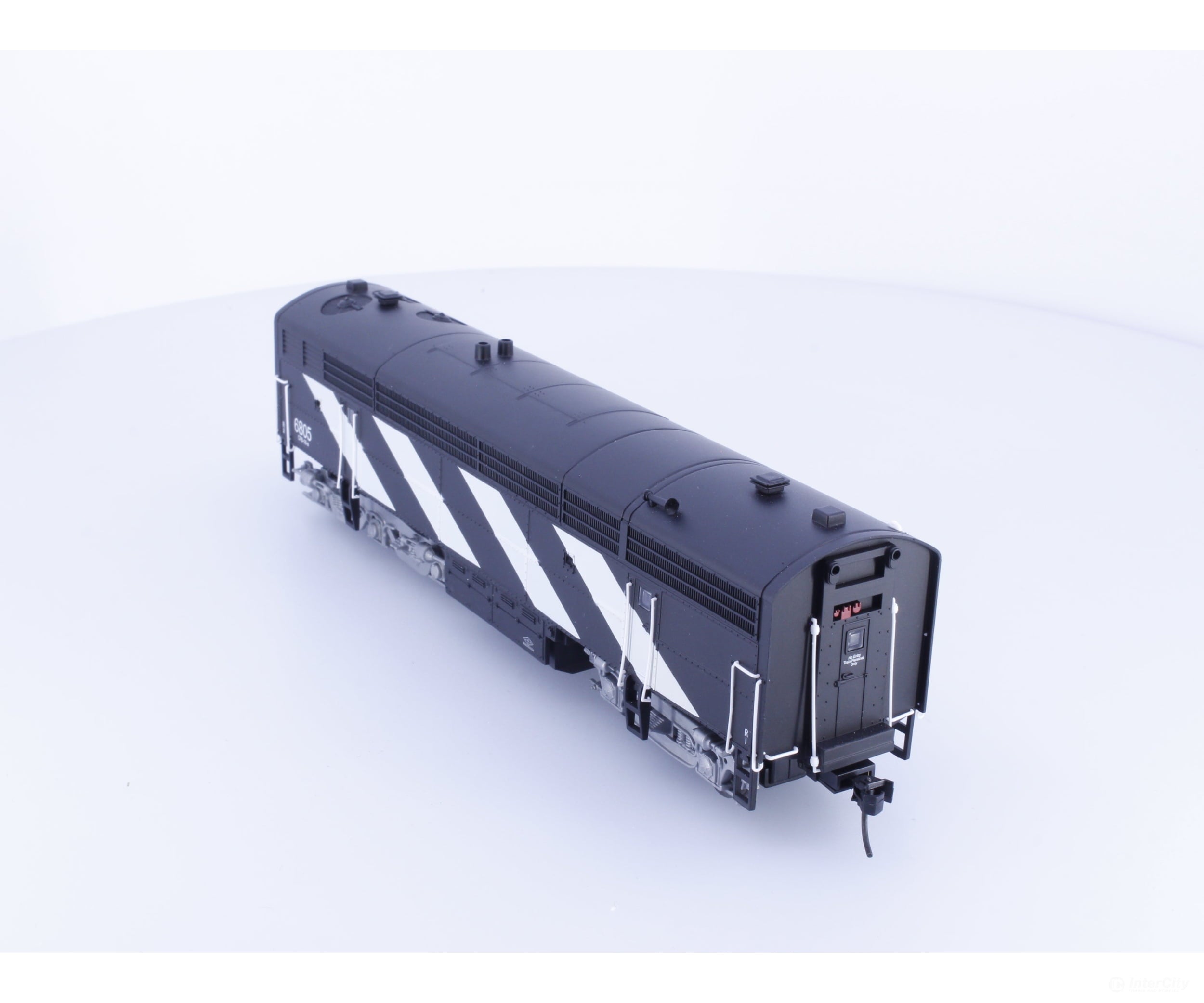 Trueline Trains TLT 500138 HO B Unit Diesel Locomotive with Sound Canadian National (CN) 6805 DCC & Sound Locomotives