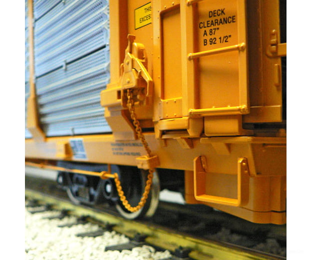 USA Trains R17181 G Canadian Pacific Bi-level Auto Carrier Yellow/black - Freight Cars