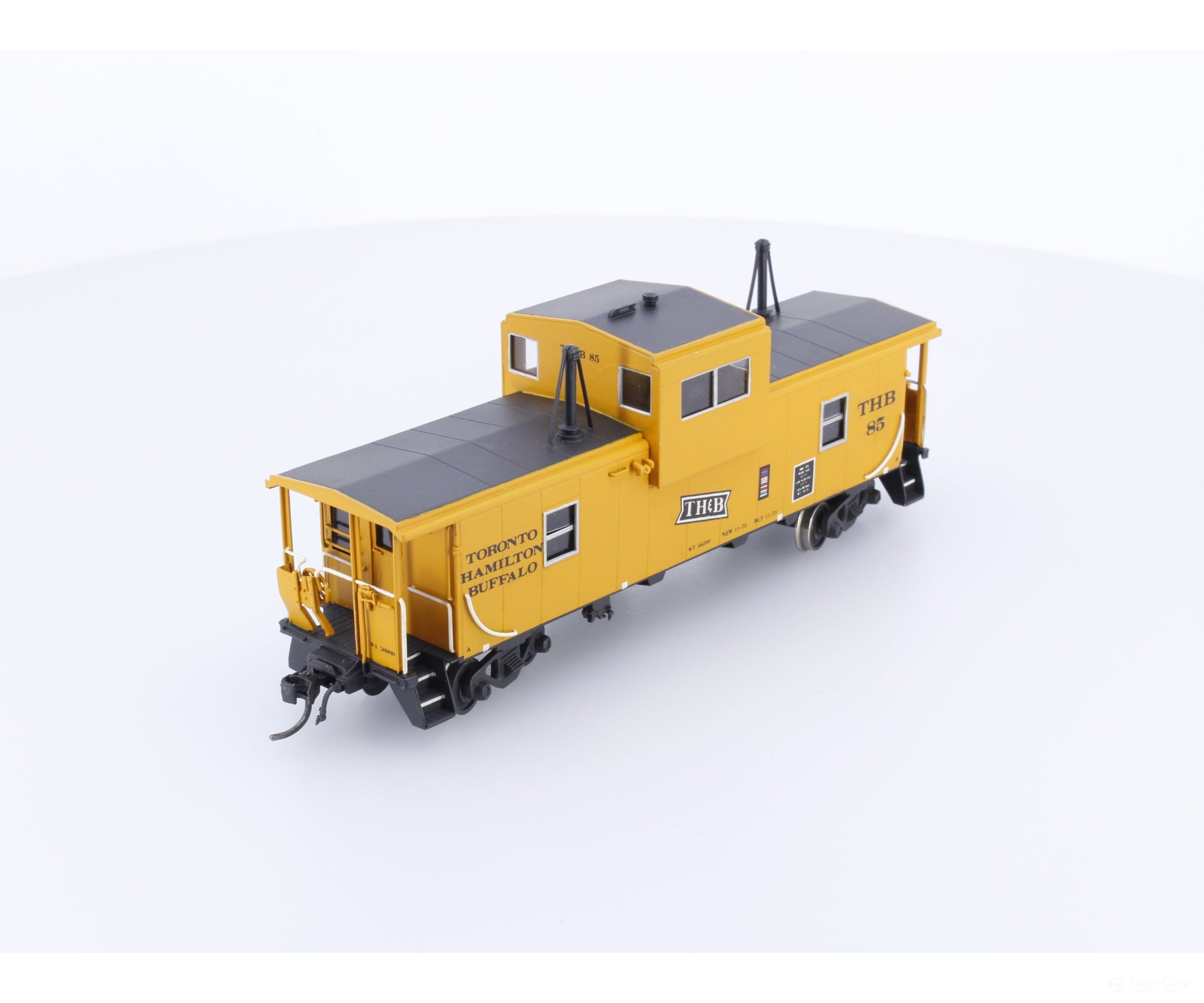 Van Hobbies CPRCABWV HO Brass Wide Vision Caboose Painted Toronto Hamilton and Buffalo (THB) 85 Freight Cars