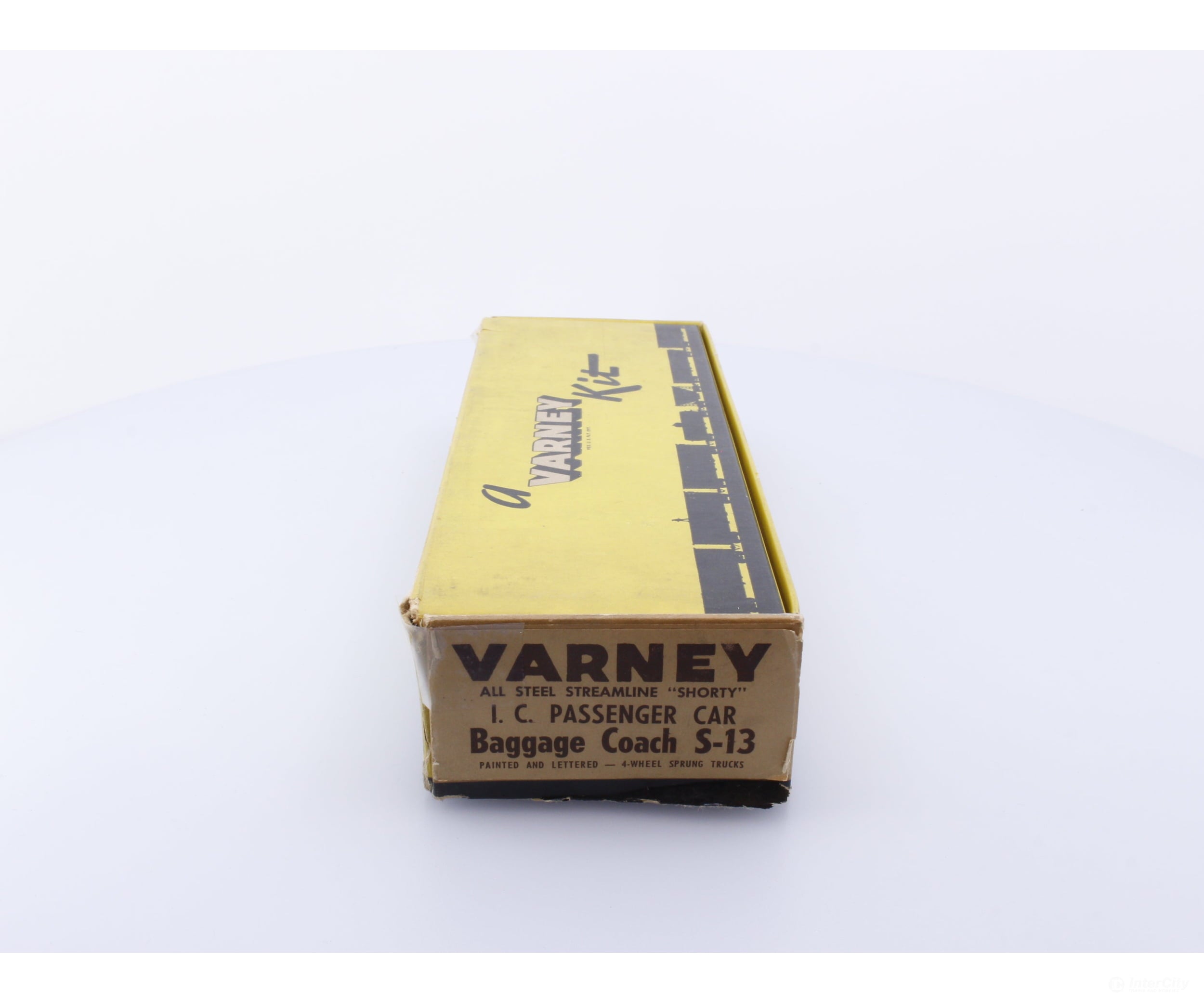 Varney S-13 HO Baggage Coach Kit Illinois Central (IC) S-13 Passenger Cars