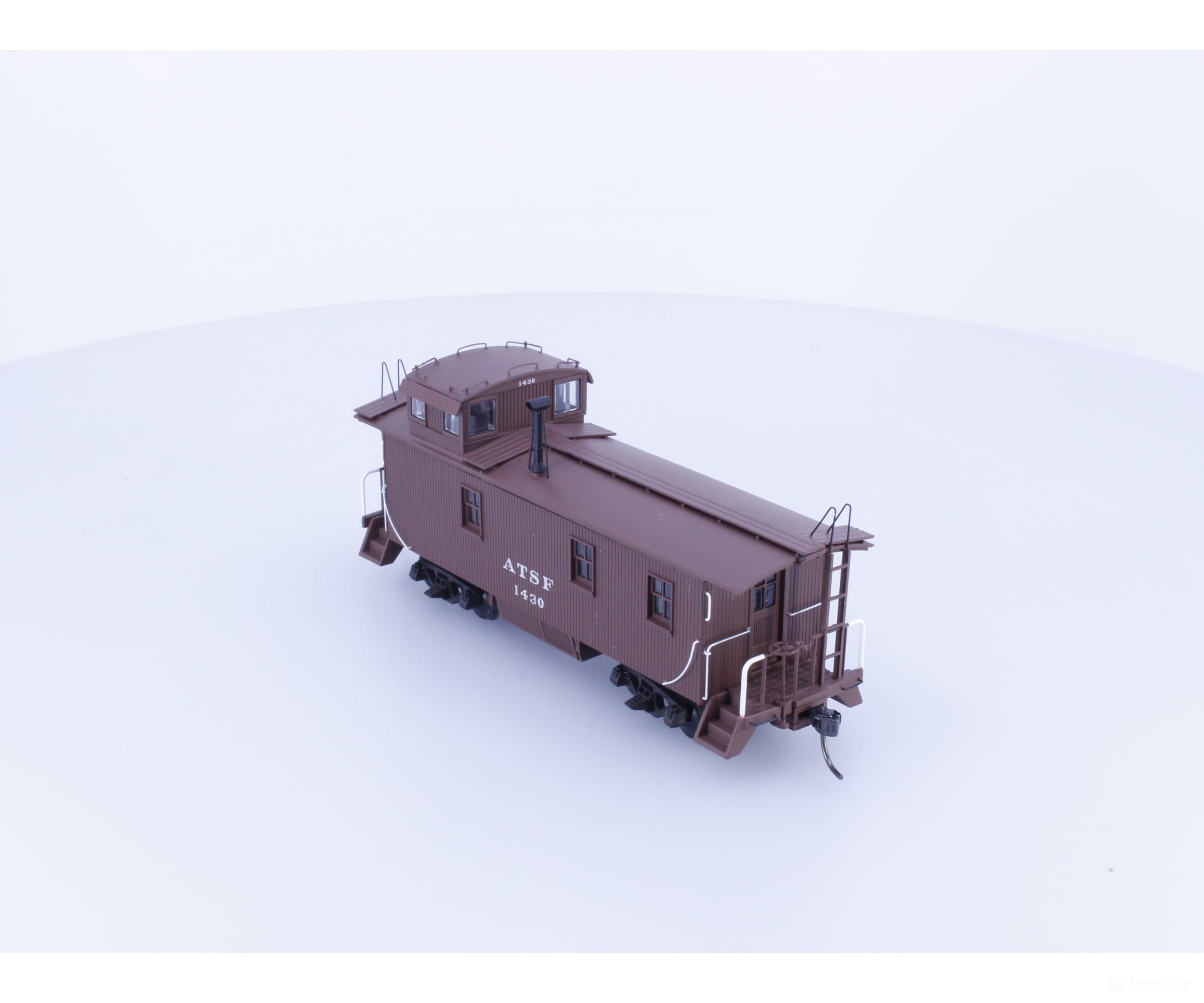 Walthers 920-103203 HO 30’ ATSF Wood Caboose Atchison Topeka and Santa Fe (ATSF) 1430 Freight Cars