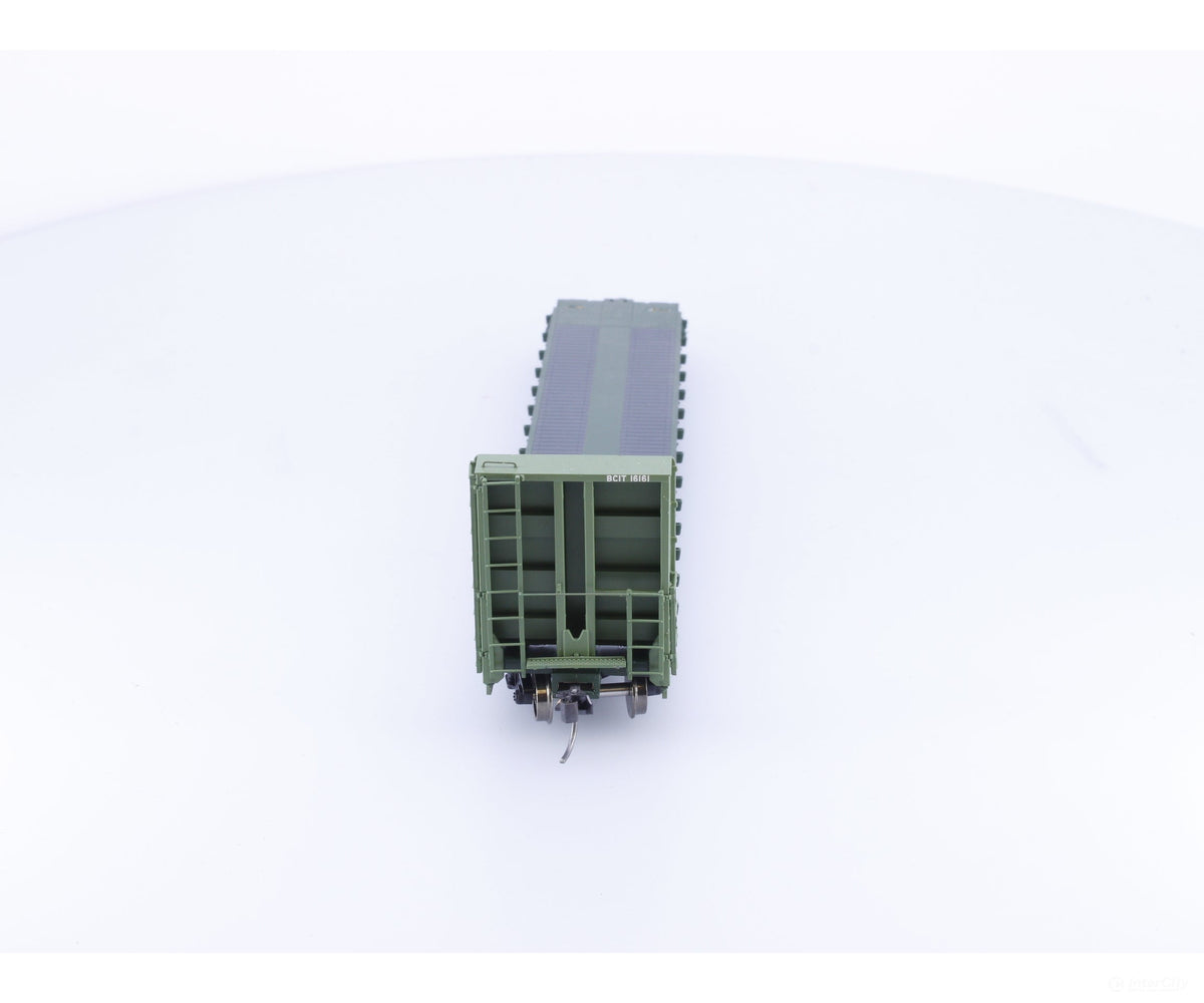 Walthers 920-104313 HO 50’ CC&F Bulkhead Flatcar BC Rail (BCOL) 16161 - Freight Cars
