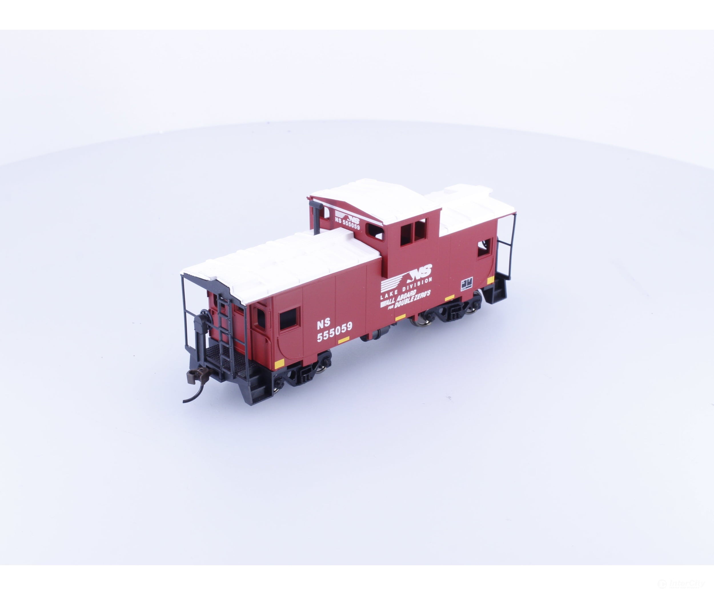 Walthers 931-1527 HO Wide Vision Cupola Caboose Norfolk Southern (NS) 555059 - Freight Cars