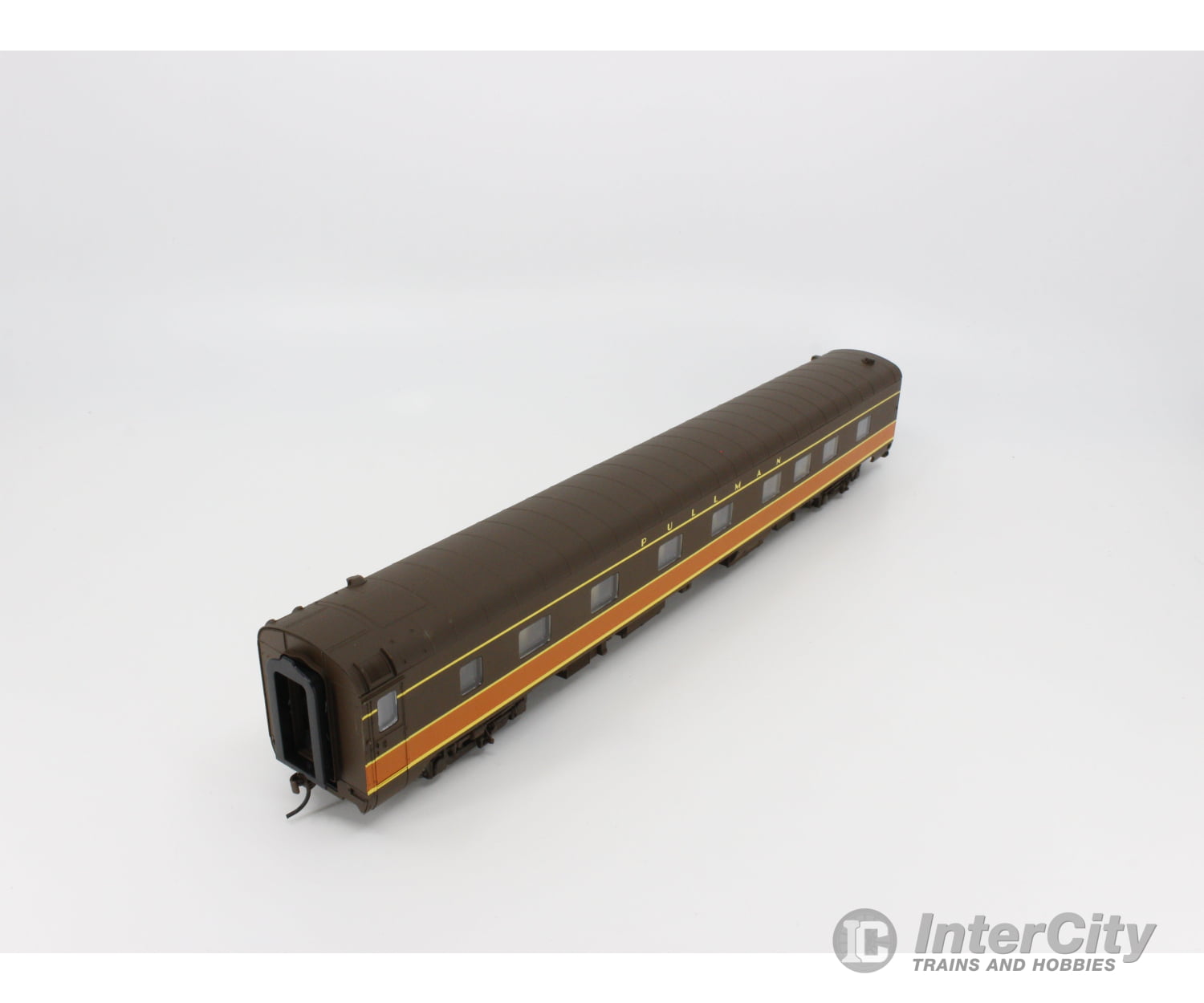 Walthers 932-16702 Ho Pullman-Standard 4-4-2 Sleeper Passenger Car Illinois Central (Ic) Cars