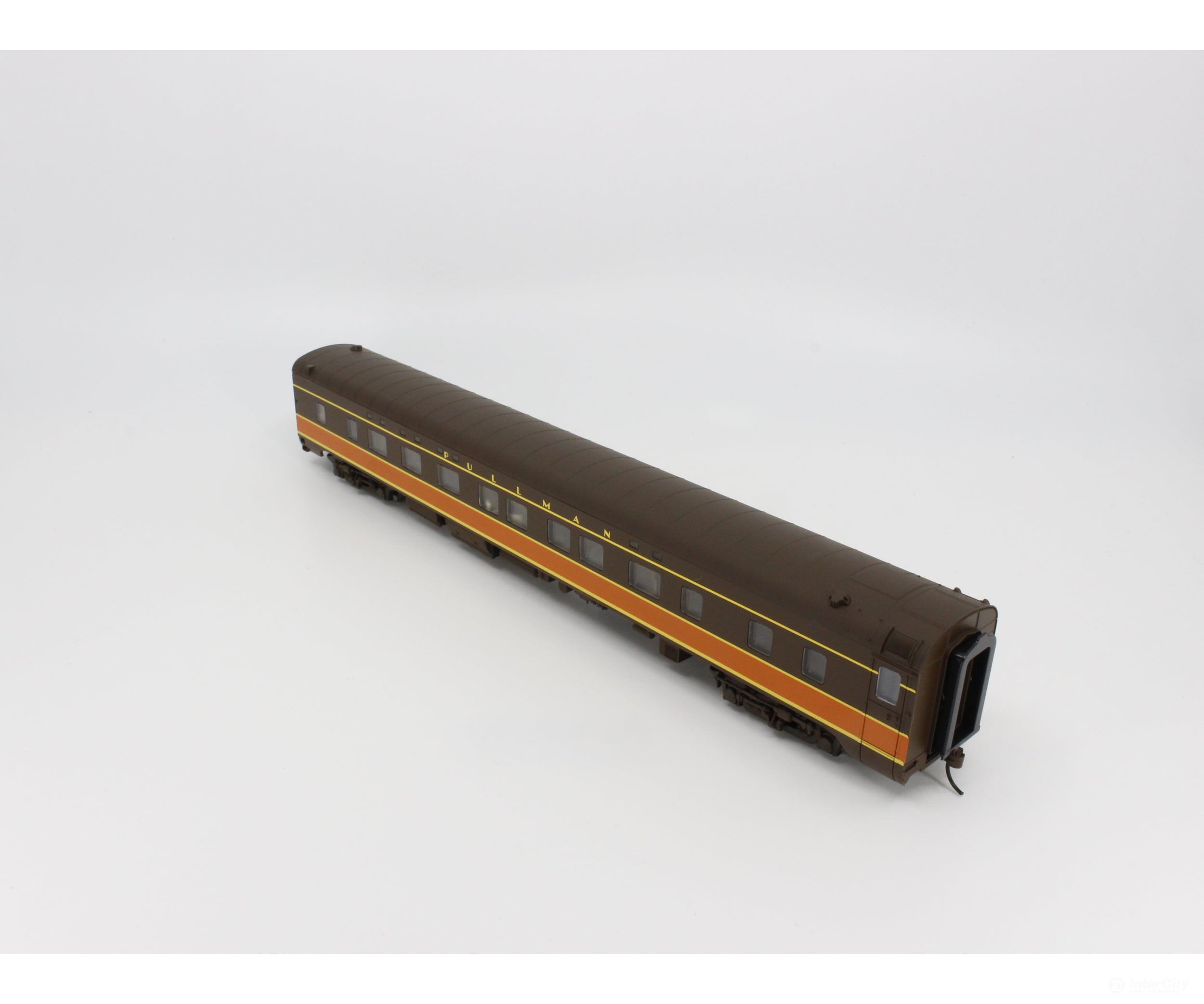 Walthers 932-16702 Ho Pullman-Standard 4-4-2 Sleeper Passenger Car Illinois Central (Ic) Cars