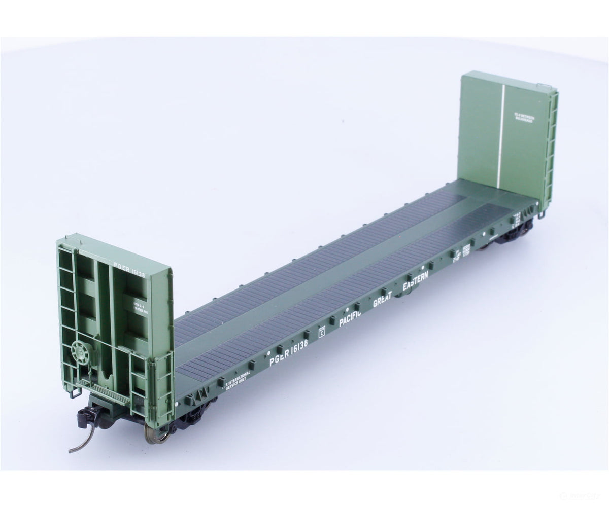 Walthers 932-40066 HO 50’ Bulkhead Flat Car Pacific Great Eastern (PGE) 16138 - Freight Cars
