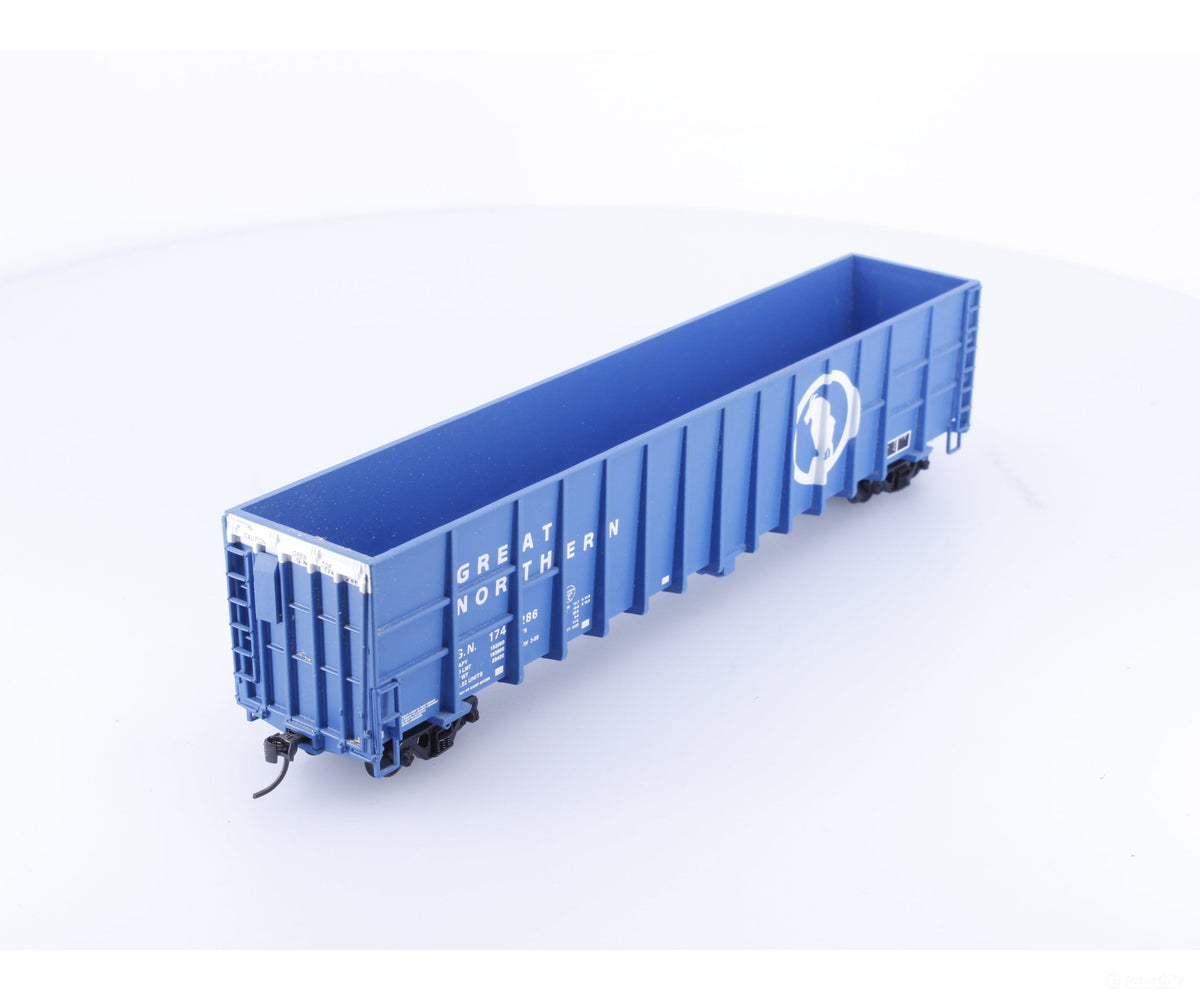 Walthers 932-4051 HO 61’ Wood Chip Car Great Northern (GN) 174286 - Freight Cars