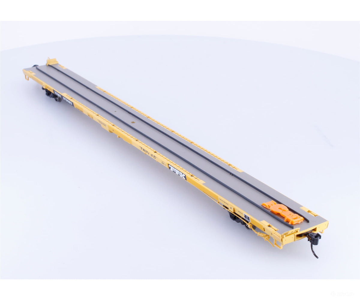 Walthers 932-40822 HO All Purpose Flat Car w/ P-S Hitches Trailer Train TTX Corp. (TTX) 979083 - Freight Cars