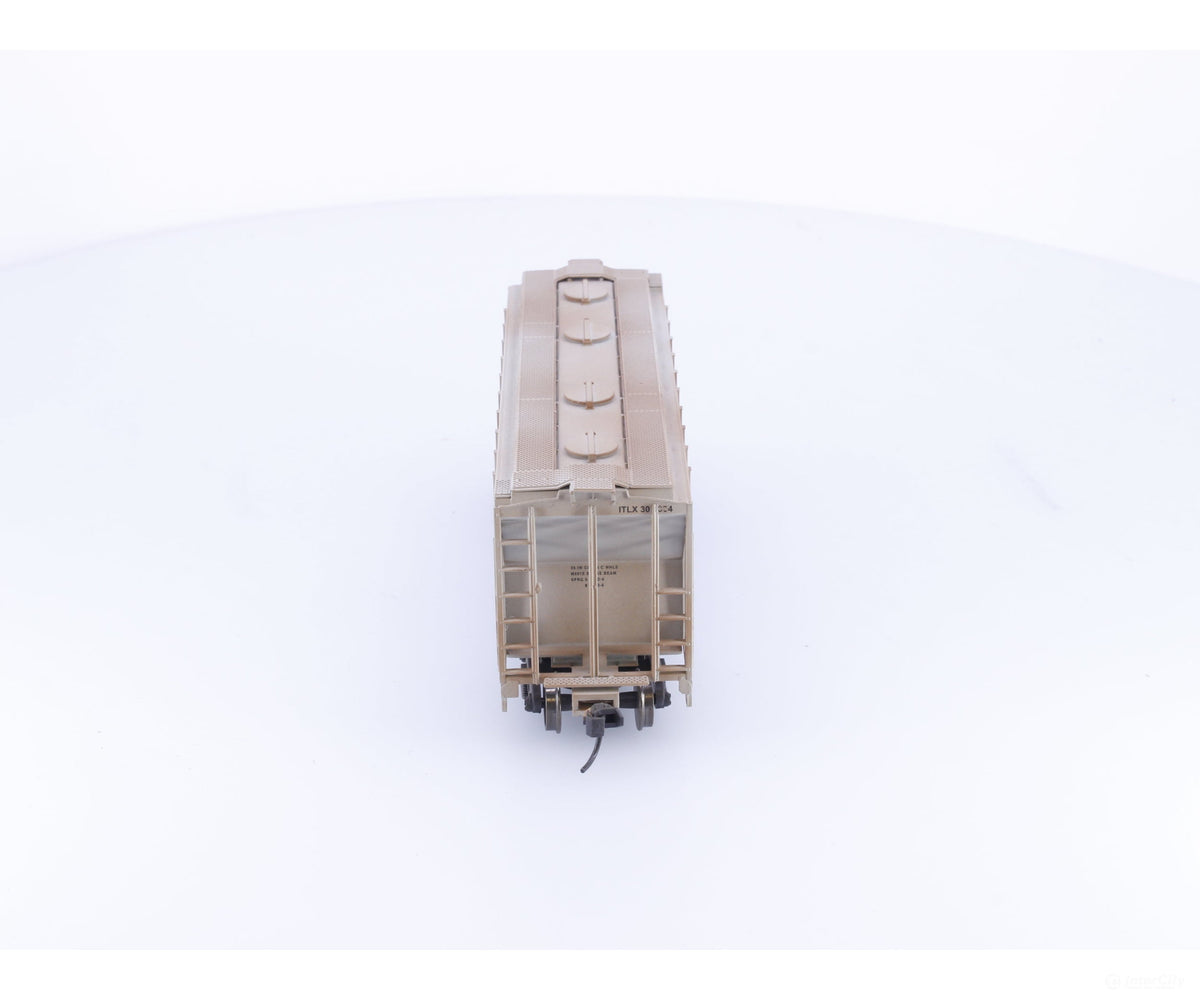 Walthers 932-41307 HO Trinity 100 Ton Cement Covered Hopper Weathered 30374 - Freight Cars