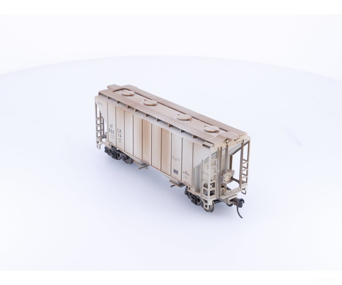 Walthers 932-41307 HO Trinity 100 Ton Cement Covered Hopper Weathered 30374 - Freight Cars