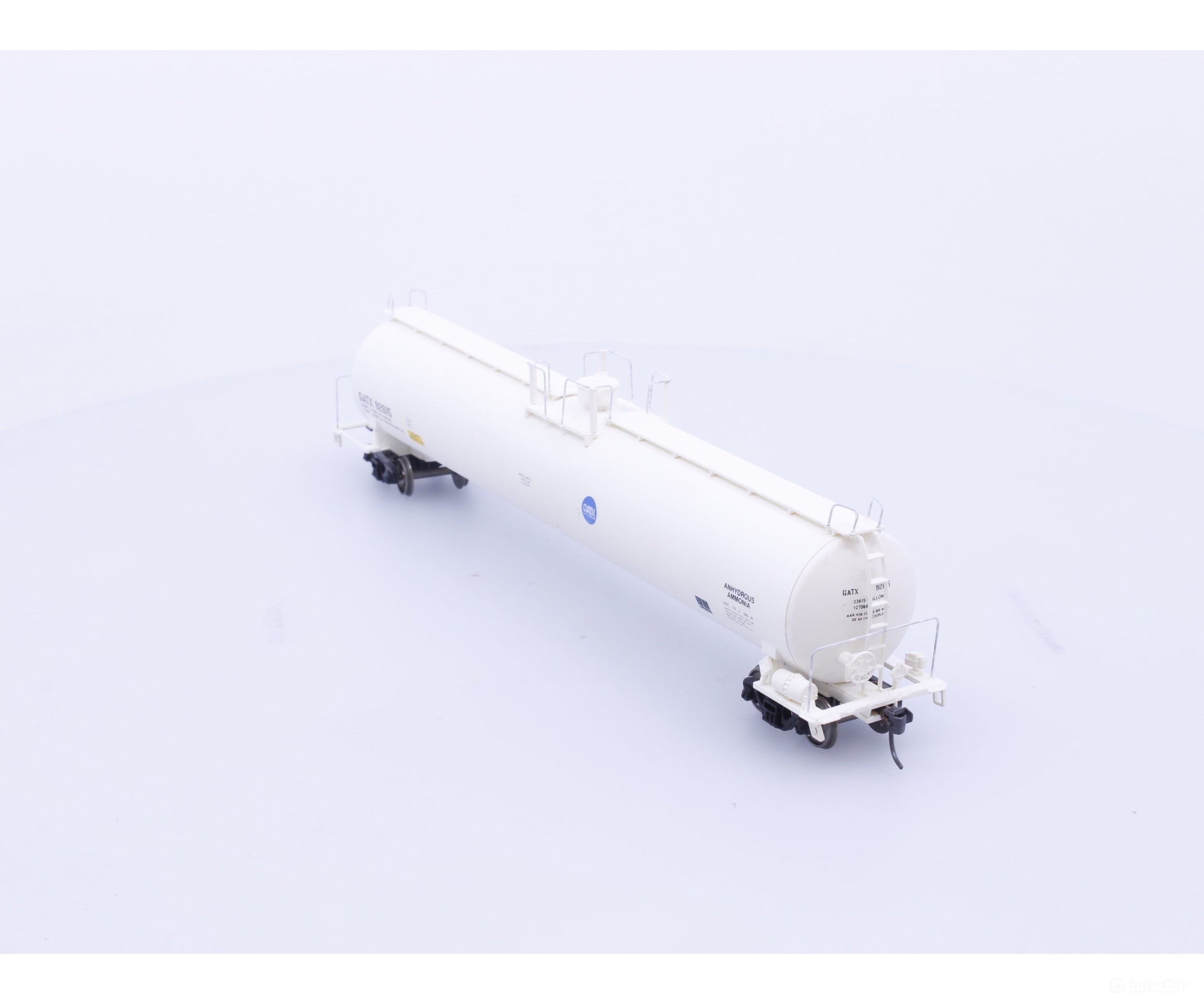 Walthers 932-5258 HO 65’ AA Tank Car GATX Corporation (GATX) 92615 - Freight Cars