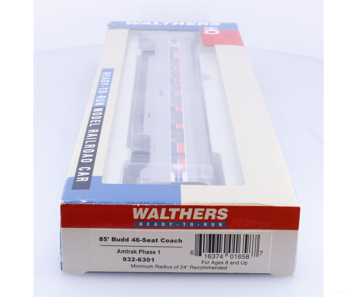 Walthers 932-6301 HO 85’ Budd 46 Seat Coach Amtrak (AMTK) - Passenger Cars