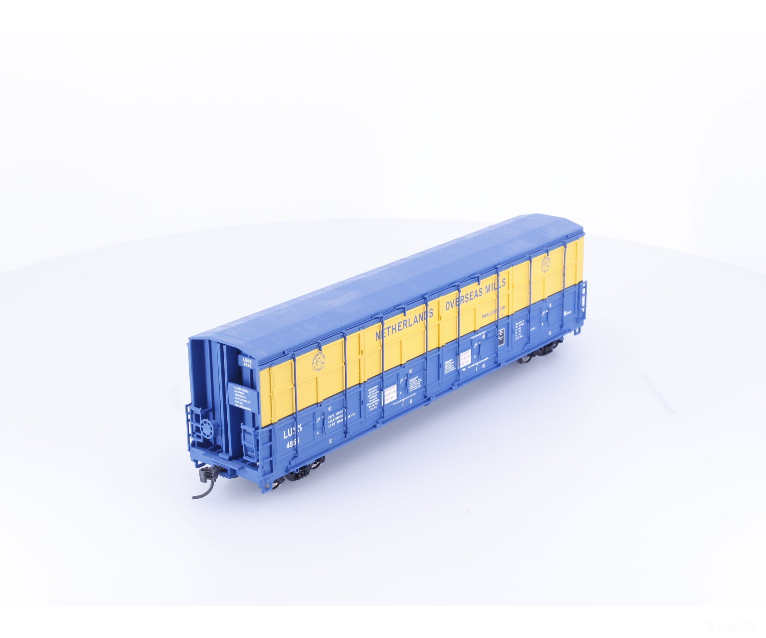 Walthers 932-7027 HO Thrall Door Boxcar Netherlands Overseas Mills (LUNX) 4855 - Freight Cars