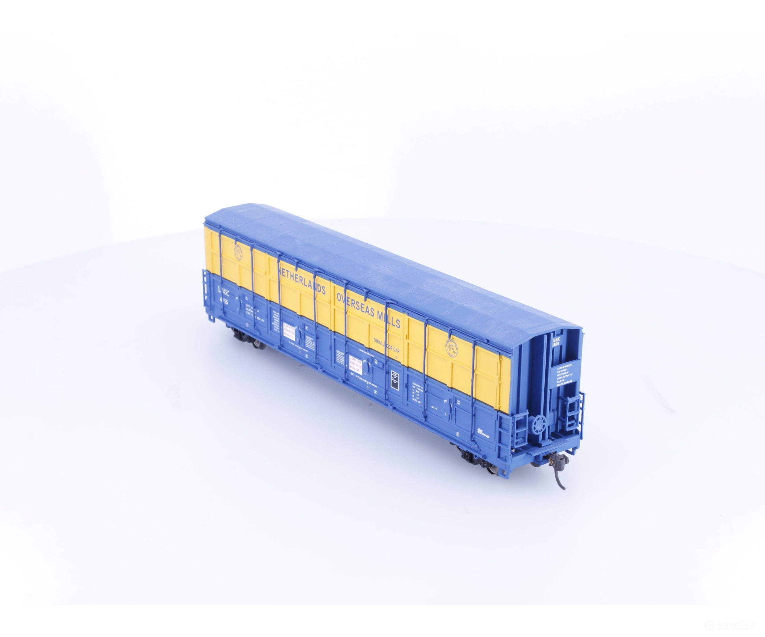 Walthers 932-7027 HO Thrall Door Boxcar Netherlands Overseas Mills (LUNX) 4855 - Freight Cars