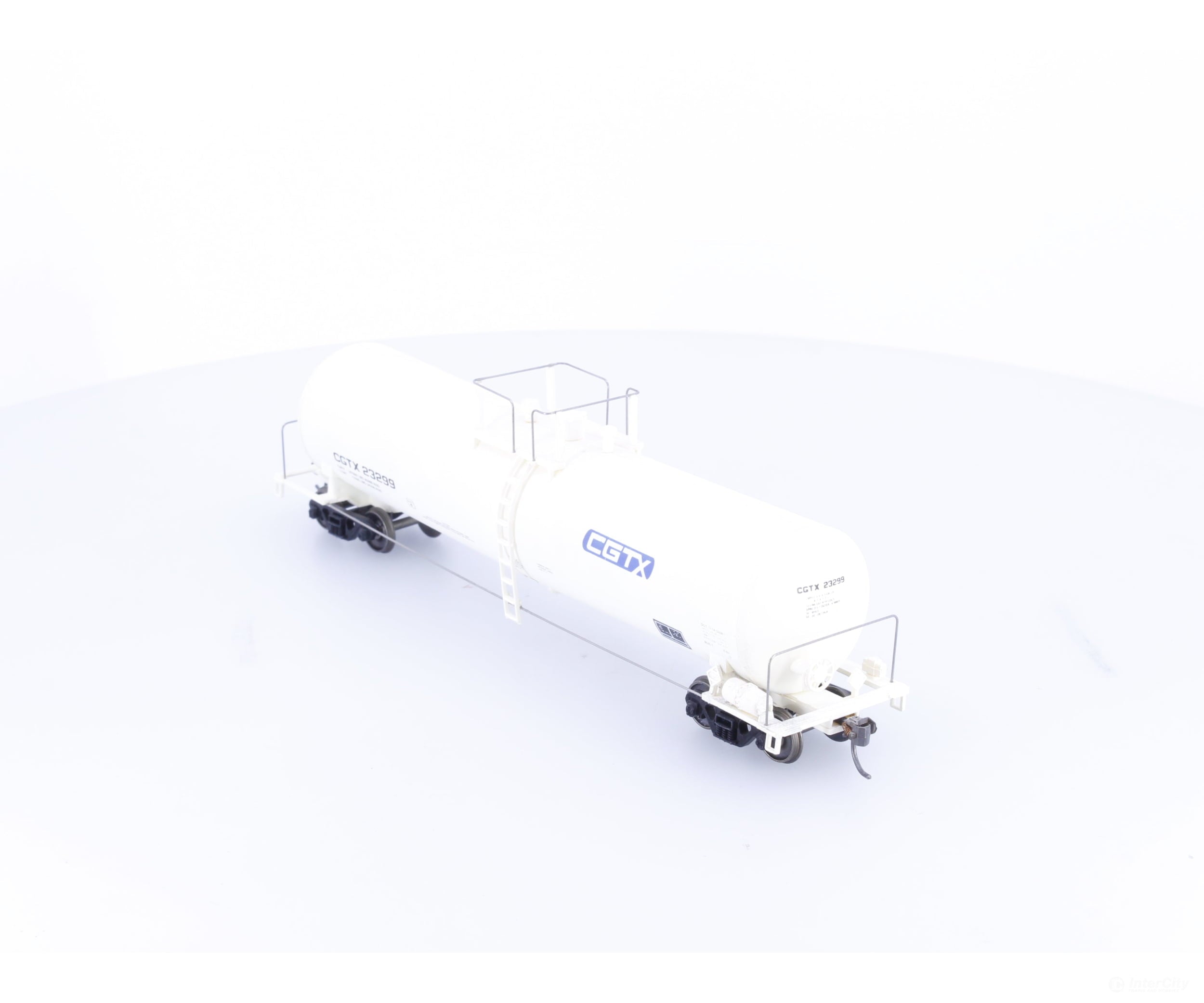 Walthers 932-7255 HO UTLX 23000 Gallon Funnel Flow Tank Car Canadian General Transit (CGLX/CGTX) 23299 - Freight Cars