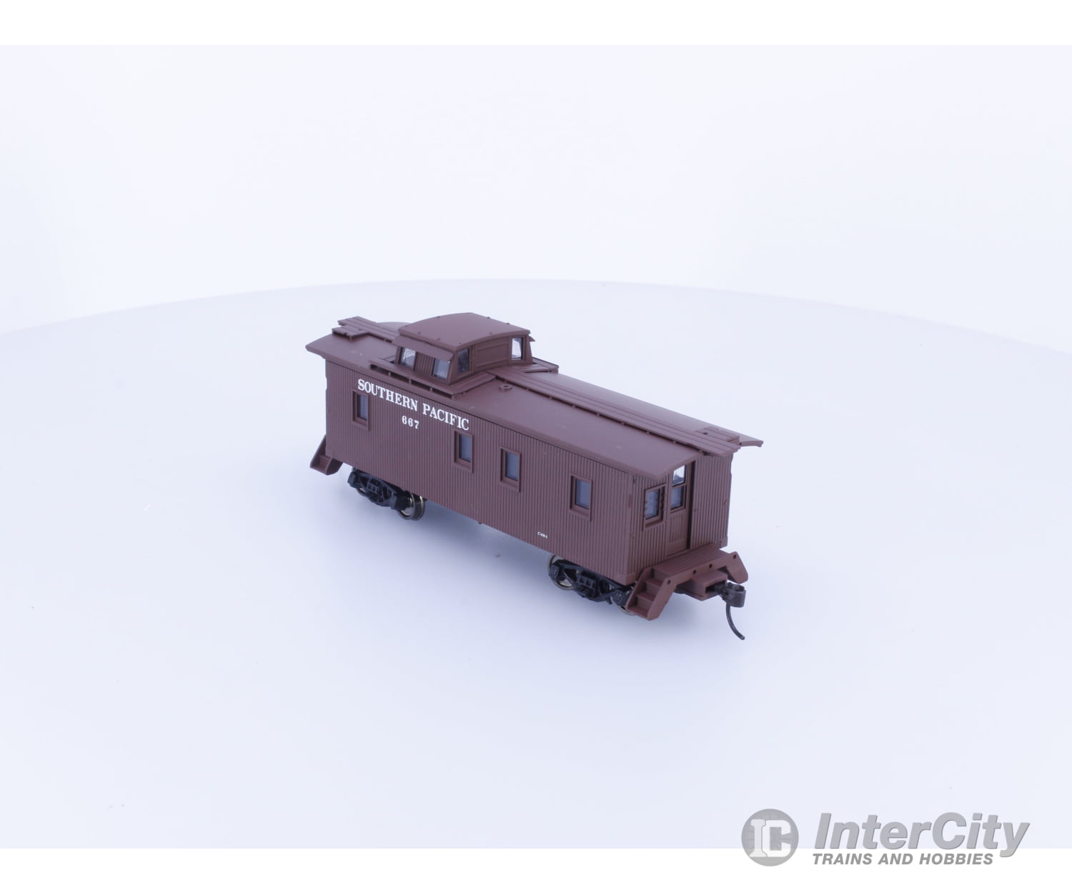 Walthers 932-7606 HO C-30-1 Wood Caboose Southern Pacific (SP) 667 Freight Cars
