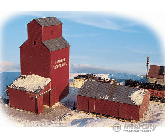 Walthers Cornerstone 3238 Farmers Co-Op Rural Grain Elevator -- Kit - Elevator: 4-3/8 X 5-3/8 6 11
