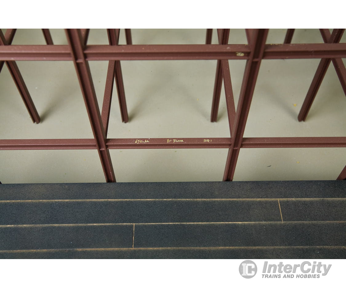 Walthers Cornerstone 3761 Skyscraper Construction Site -- Kit - 8-5/8 X 10-9/16 5-3/4’ 21.9 26.8