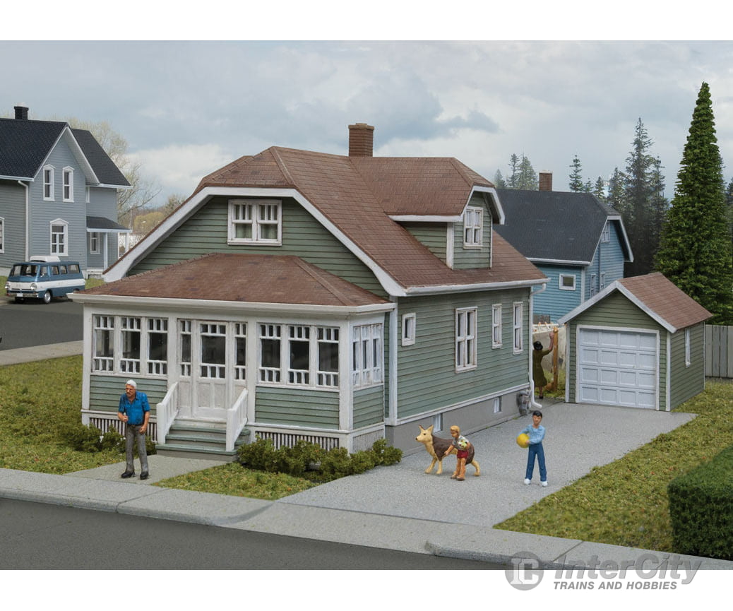 Walthers Cornerstone 3791 Updated American Bungalow With Single-Car Garage -- Kit - House Measures: