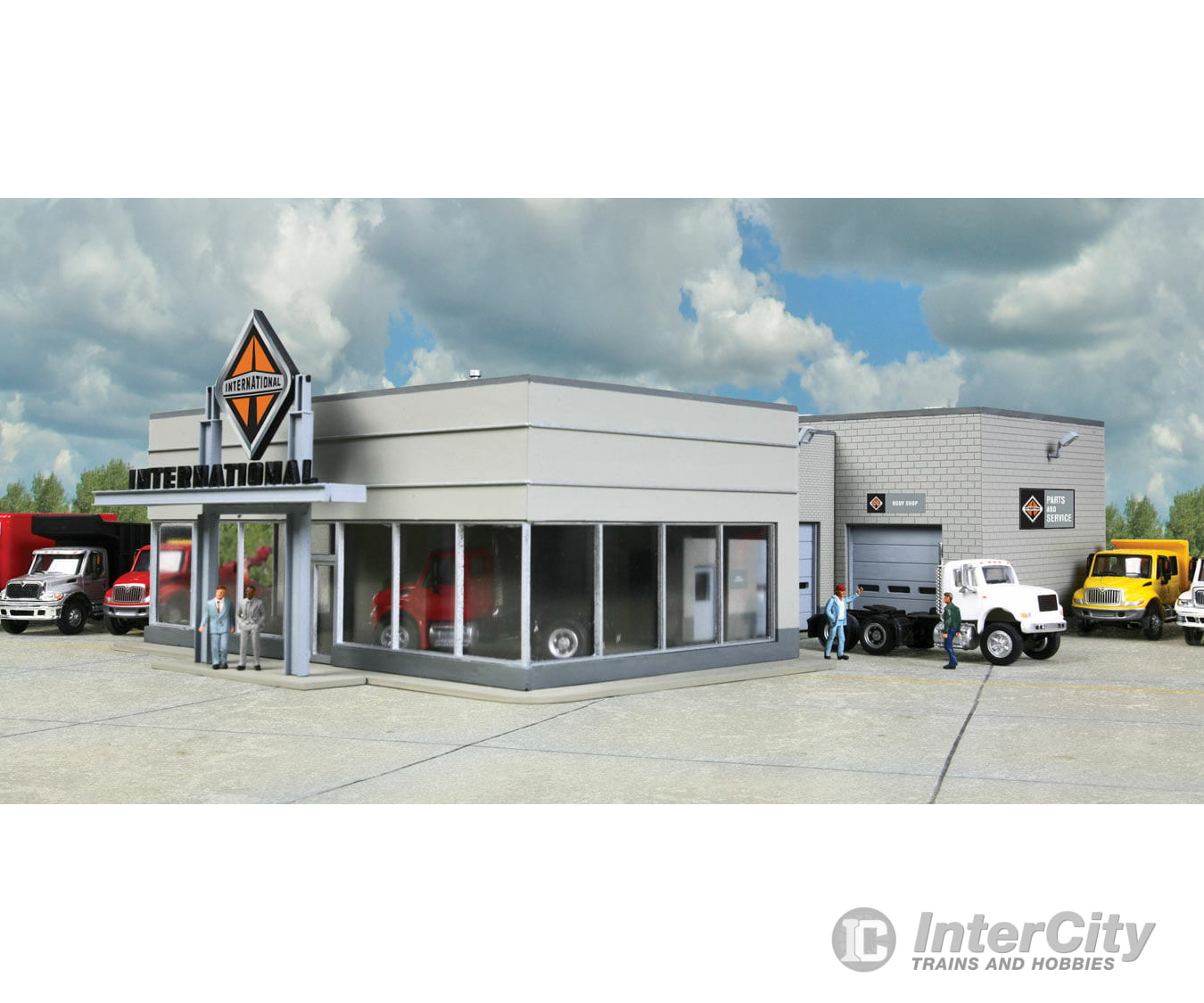 Walthers Cornerstone 4025 International Truck Dealership -- Kit - 8-7/8 X 12-1/4 3-7/8’ 22 31.1