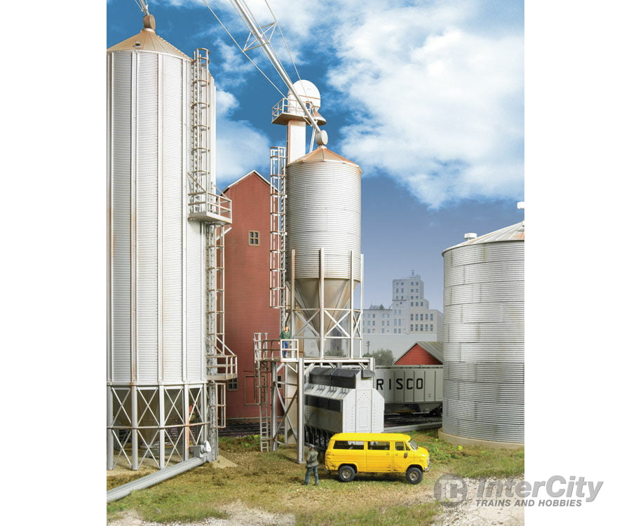 Walthers Cornerstone Ho 2935 Grain Surge Bin -- Kit - 1-1/2 X 9 3.8 22.7Cm Structures