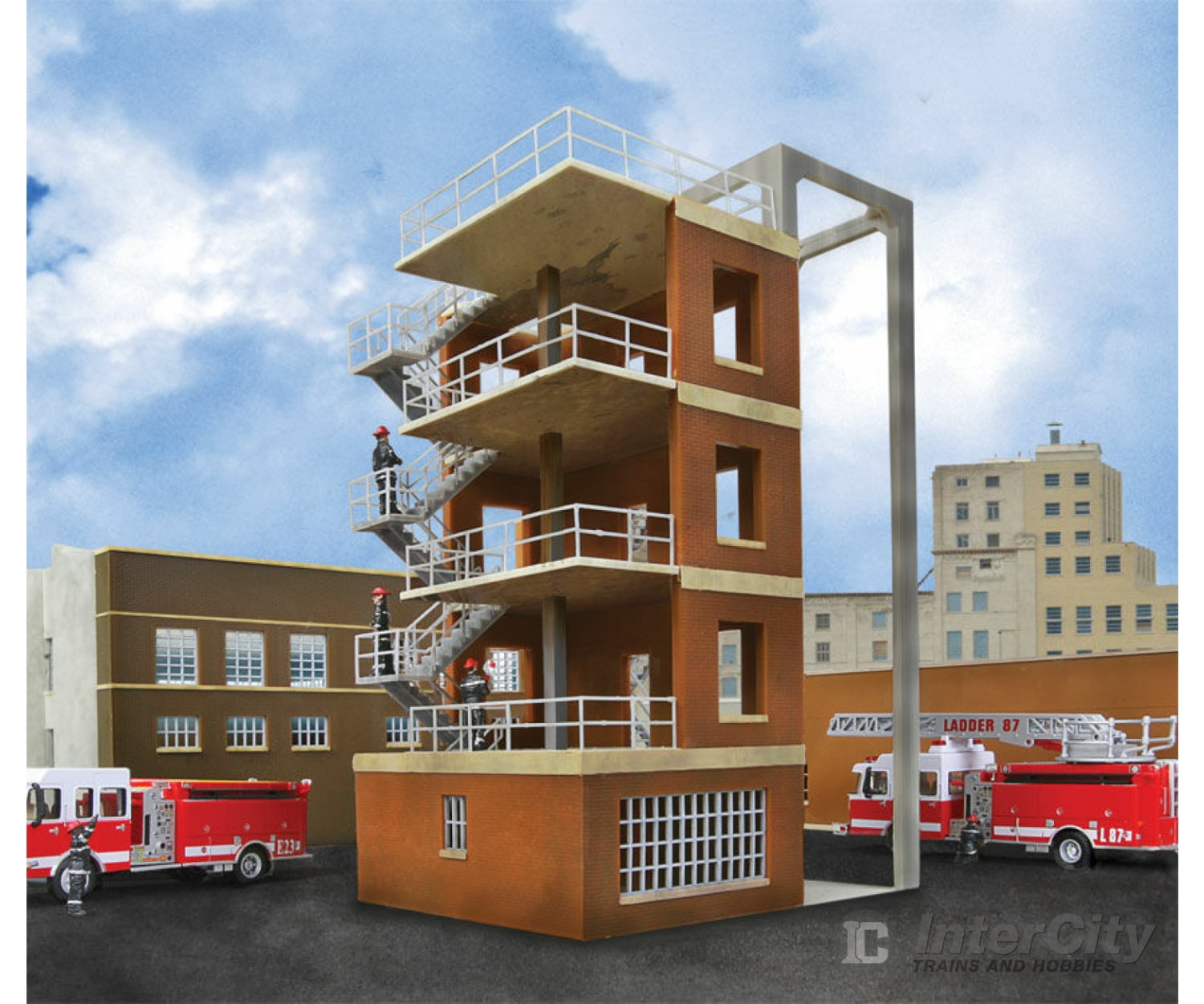 Walthers Cornerstone Ho 3766 Fire Department Drill Tower -- Kit - 4-1/8 X 3-7/16 7 10.5 8.7 17.8Cm