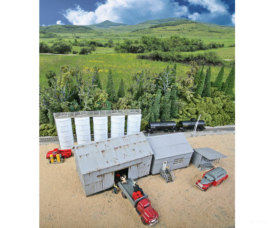 Walthers Cornerstone Ho 4059 Trackside Oil Dealer With Storage Tanks -- Kit Structures