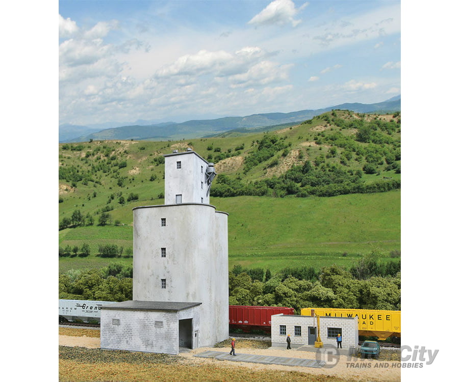 Walthers Cornerstone N 3860 Prairie Co-Op Elevator -- Kit Structures