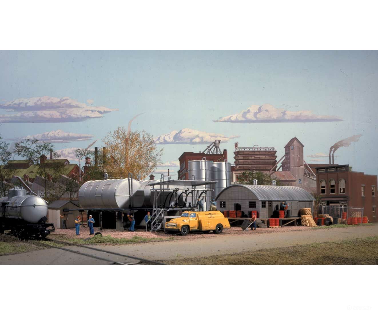 Walthers Cornerstone 3006 Interstate Fuel & Oil -- Kit Structures