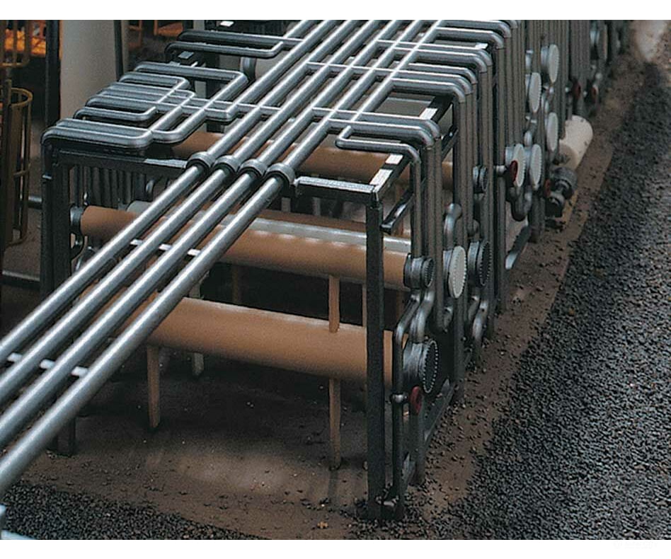 Walthers Cornerstone 3705 United Petroleum Refining -- Kit - 13-1/2 X 8-1/4 15’ 34.3 21 38.1Cm