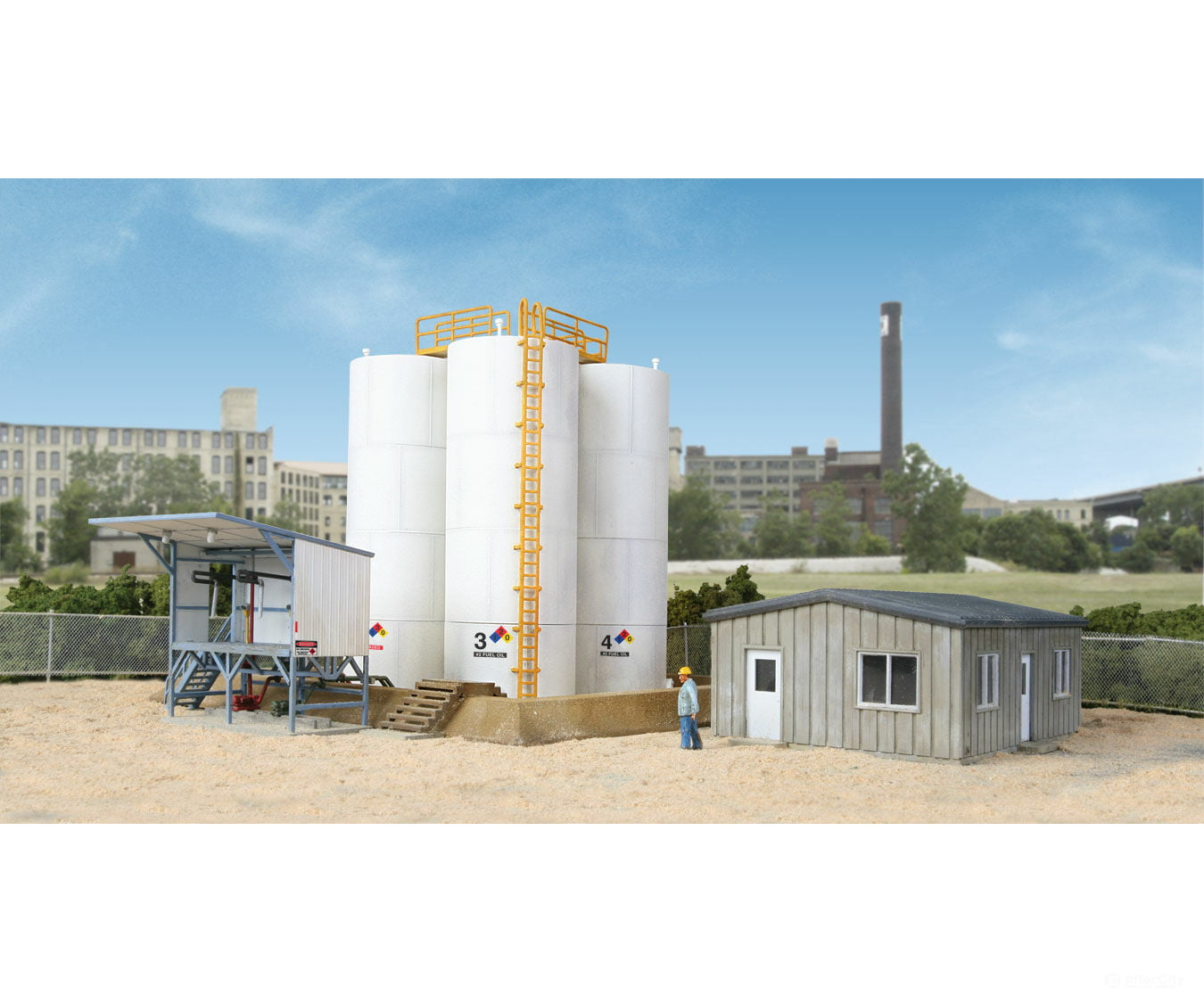 Walthers Cornerstone 4038 Truck-Served Fuel Distributor -- Kit Structures