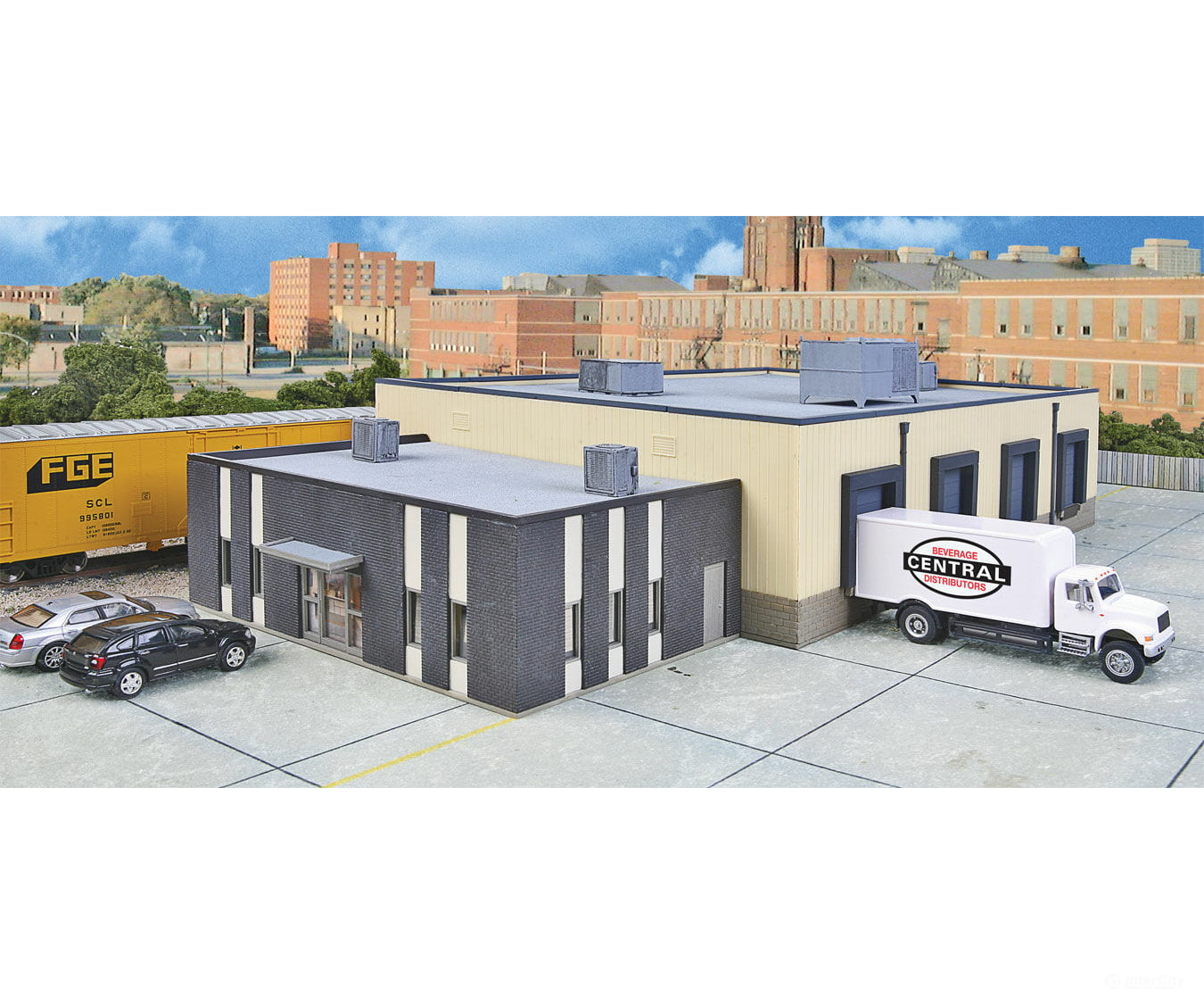 Walthers Cornerstone 4042 Central Beverage Distributors With Office Annex -- Kit - 15-15/16 X 8