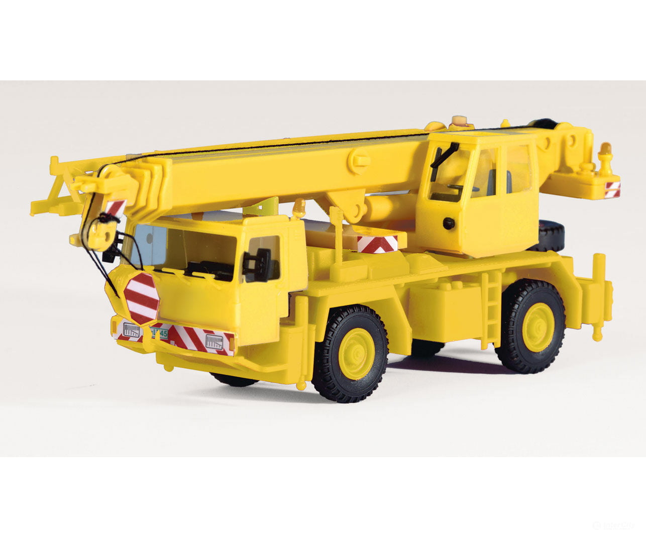 Walthers Scenemaster 11015 Two-Axle Truck Crane -- Kit Cars & Trucks