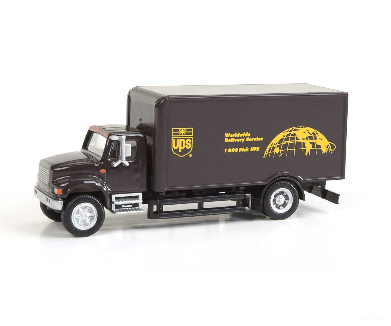Walthers Scenemaster 11293 International(R) 4900 Single-Axle Box Van - Assembled -- United Parcel